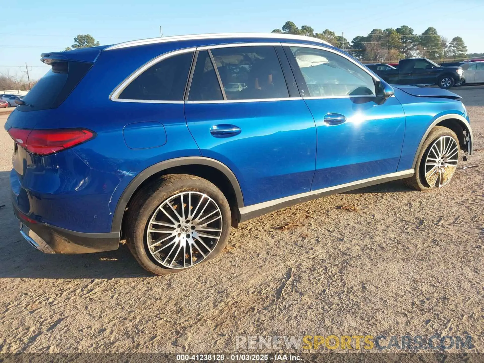 4 fotografías del automóvil dañado W1NKM4GB5PU026696 MERCEDES-BENZ GLC 300 2023