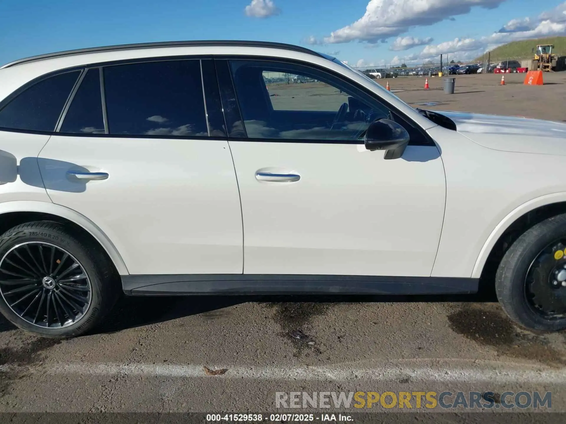13 fotografías del automóvil dañado W1NKM4HB1PU027262 MERCEDES-BENZ GLC 300 2023