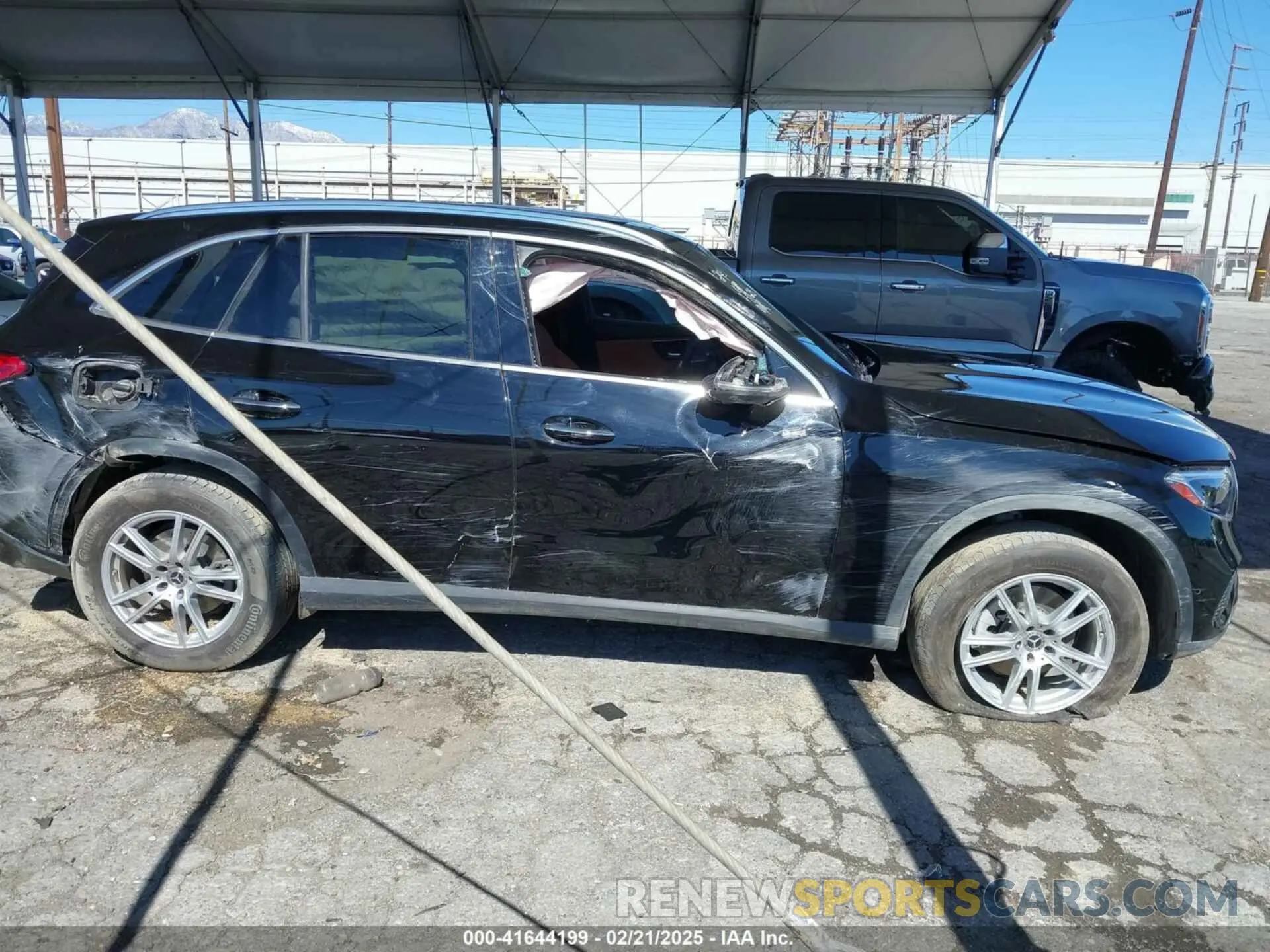 13 fotografías del automóvil dañado W1NKM4HB2PF025119 MERCEDES-BENZ GLC 300 2023