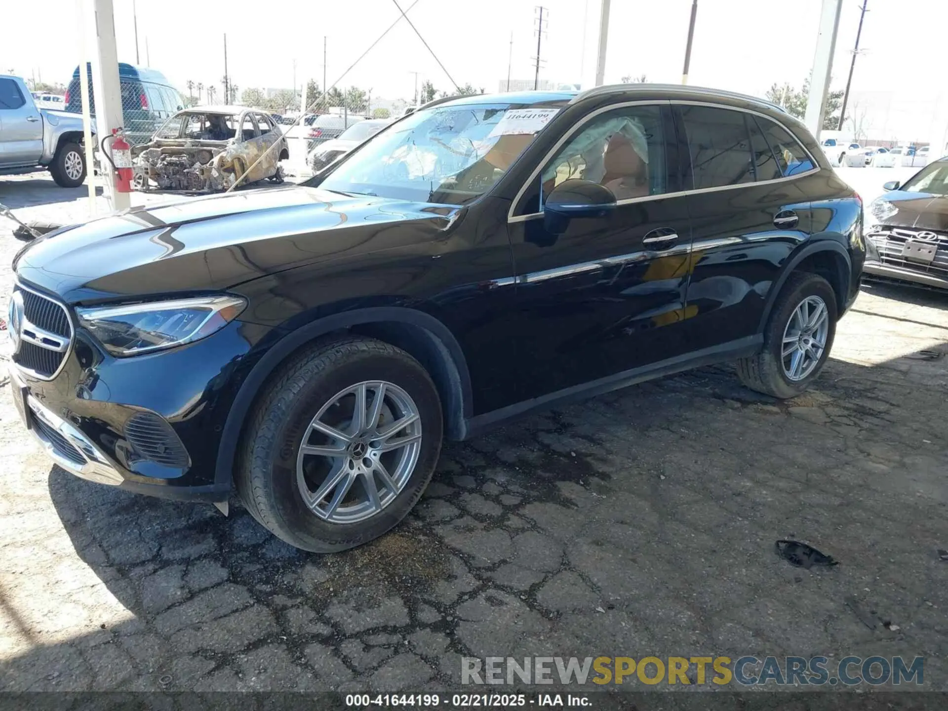 2 fotografías del automóvil dañado W1NKM4HB2PF025119 MERCEDES-BENZ GLC 300 2023