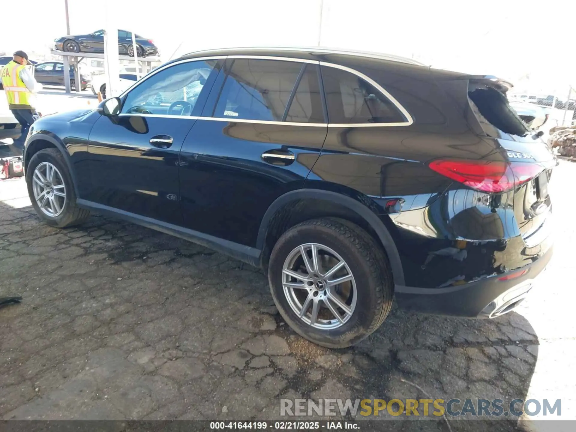 3 fotografías del automóvil dañado W1NKM4HB2PF025119 MERCEDES-BENZ GLC 300 2023