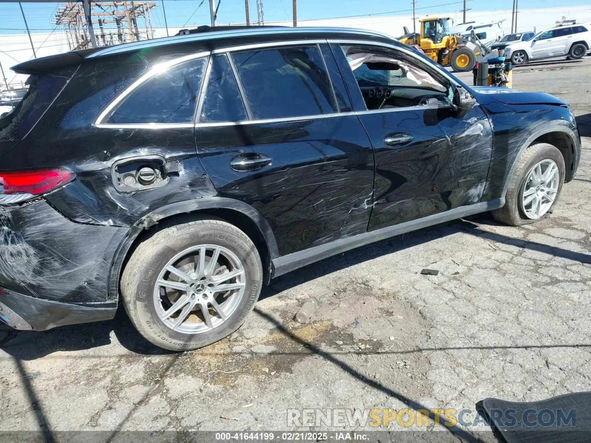4 fotografías del automóvil dañado W1NKM4HB2PF025119 MERCEDES-BENZ GLC 300 2023