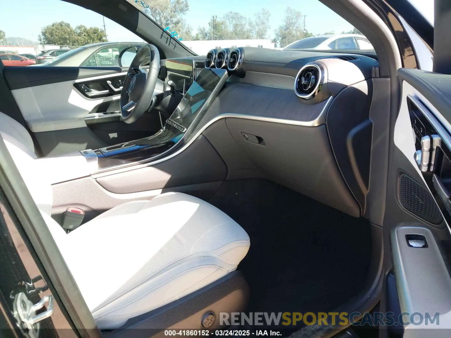 5 fotografías del automóvil dañado W1NKJ4HB2RF174822 MERCEDES-BENZ GLC 300 2024