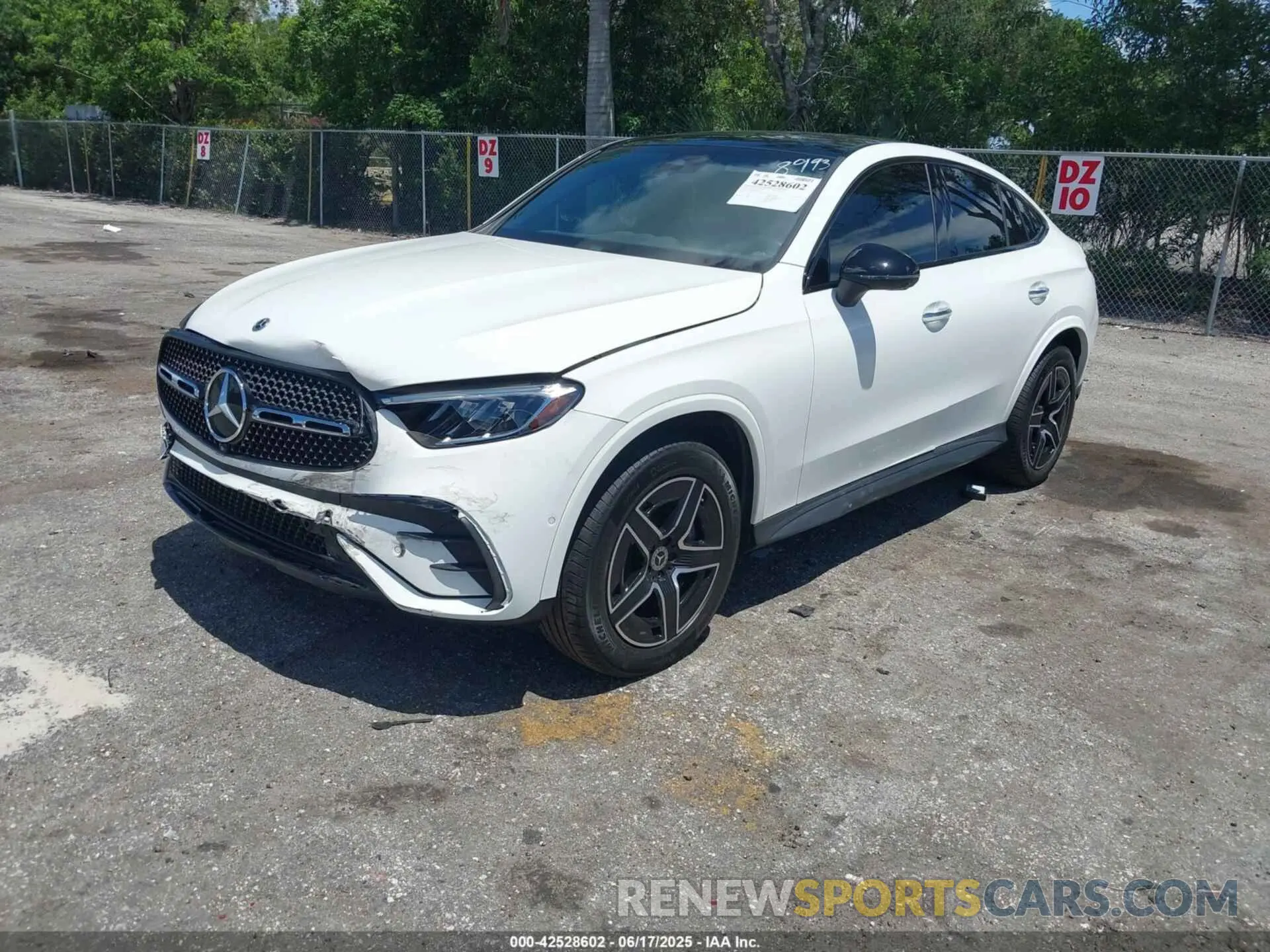 2 fotografías del automóvil dañado W1NKJ4HBXRF098993 MERCEDES-BENZ GLC 300 2024