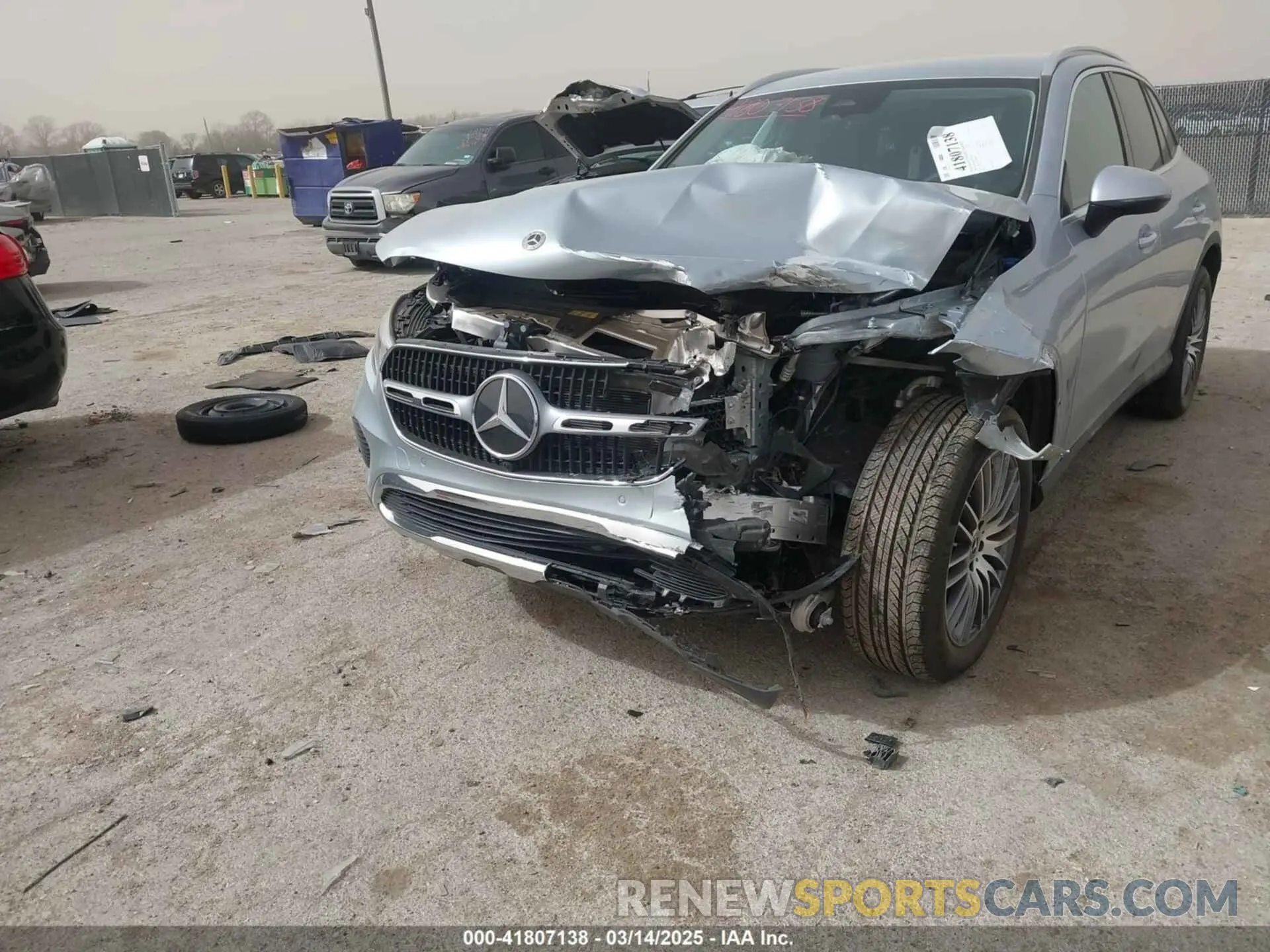 2 fotografías del automóvil dañado W1NKM4GB3RF194859 MERCEDES-BENZ GLC 300 2024