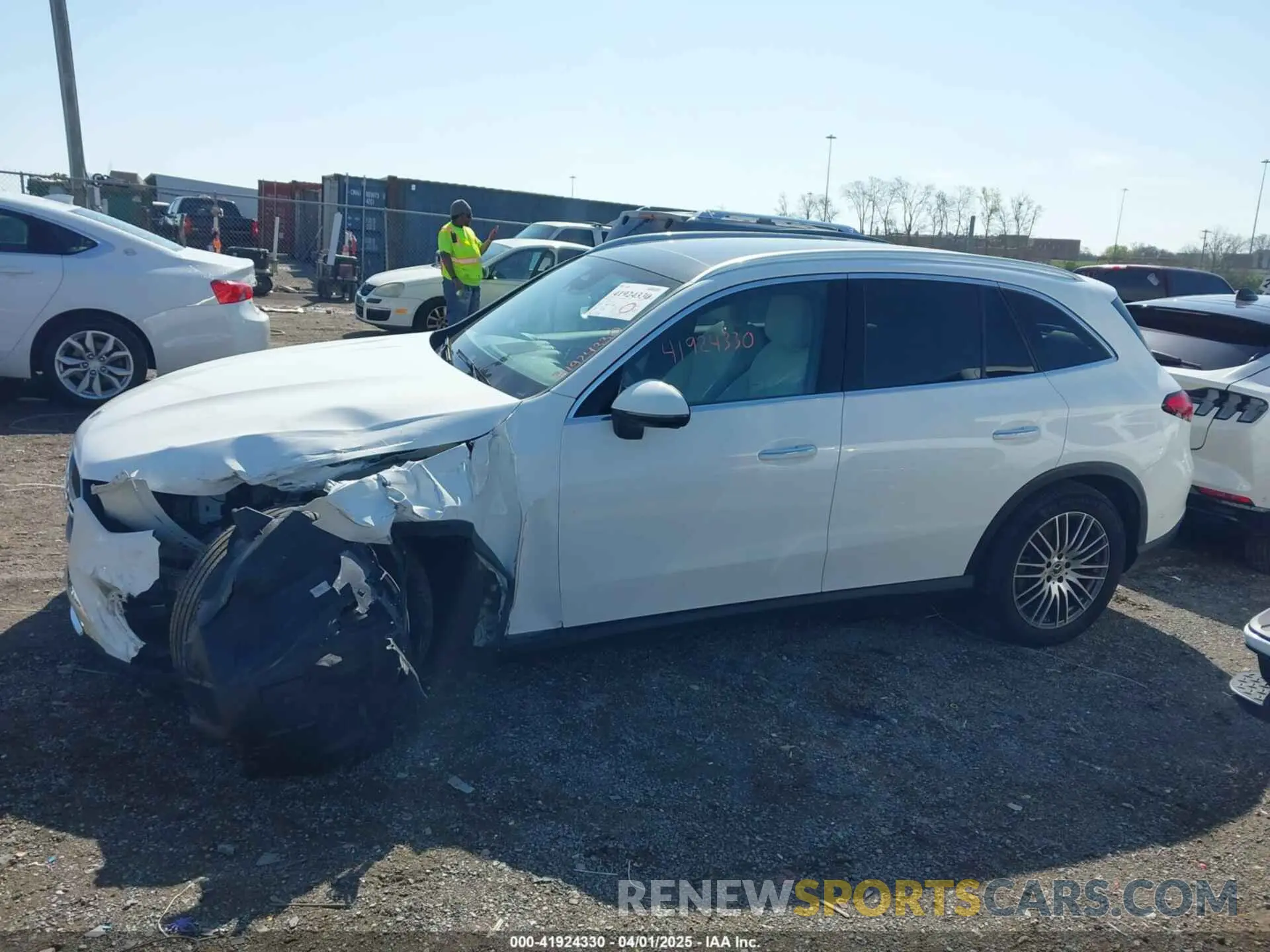 14 fotografías del automóvil dañado W1NKM4GB5RF167307 MERCEDES-BENZ GLC 300 2024