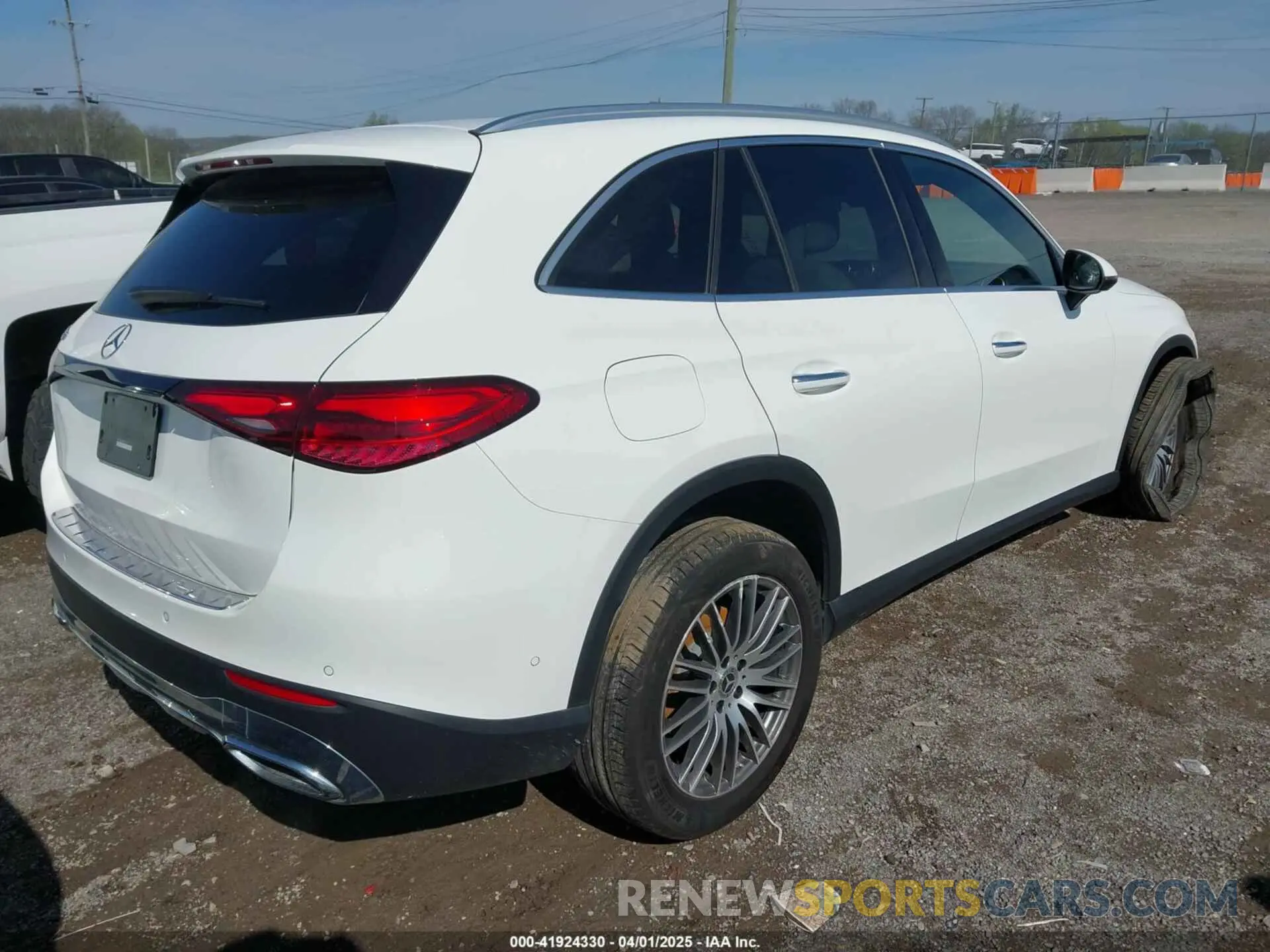 4 fotografías del automóvil dañado W1NKM4GB5RF167307 MERCEDES-BENZ GLC 300 2024