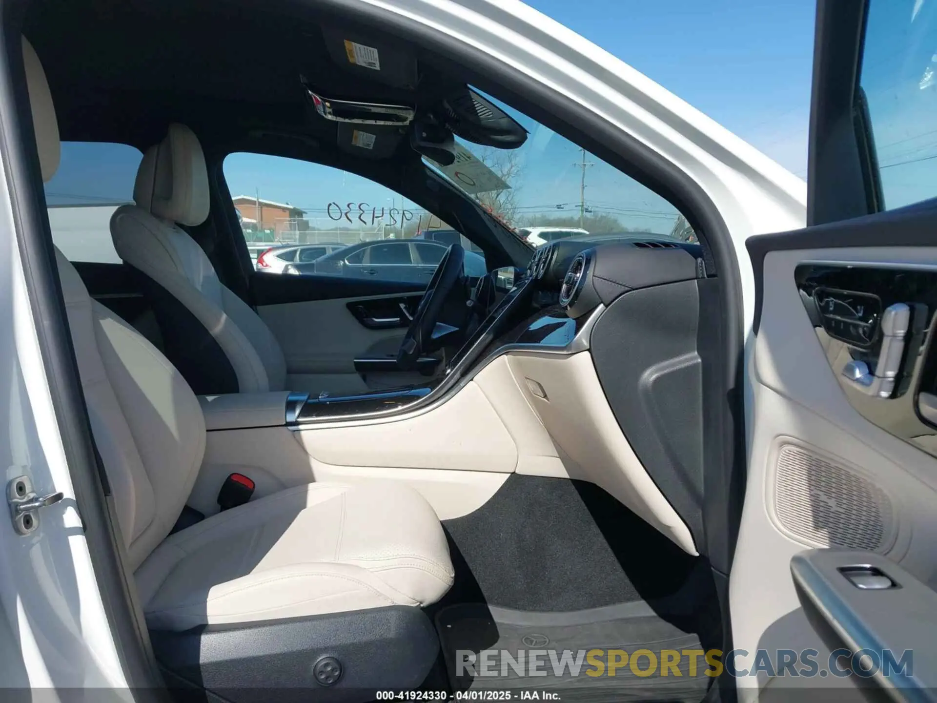 5 fotografías del automóvil dañado W1NKM4GB5RF167307 MERCEDES-BENZ GLC 300 2024