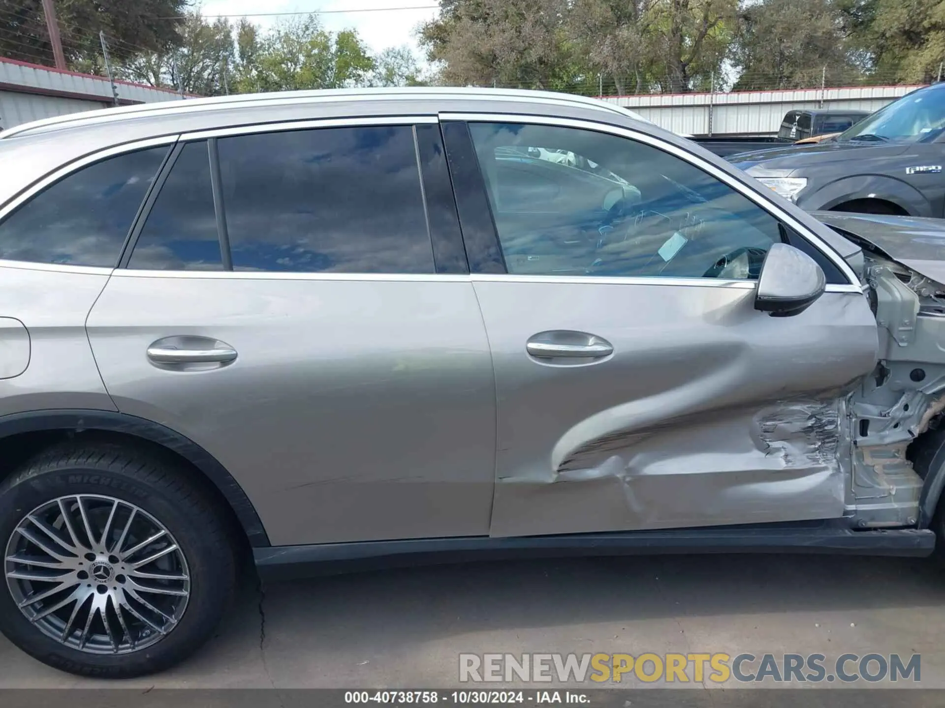 14 fotografías del automóvil dañado W1NKM4GB5RF177402 MERCEDES-BENZ GLC 300 2024