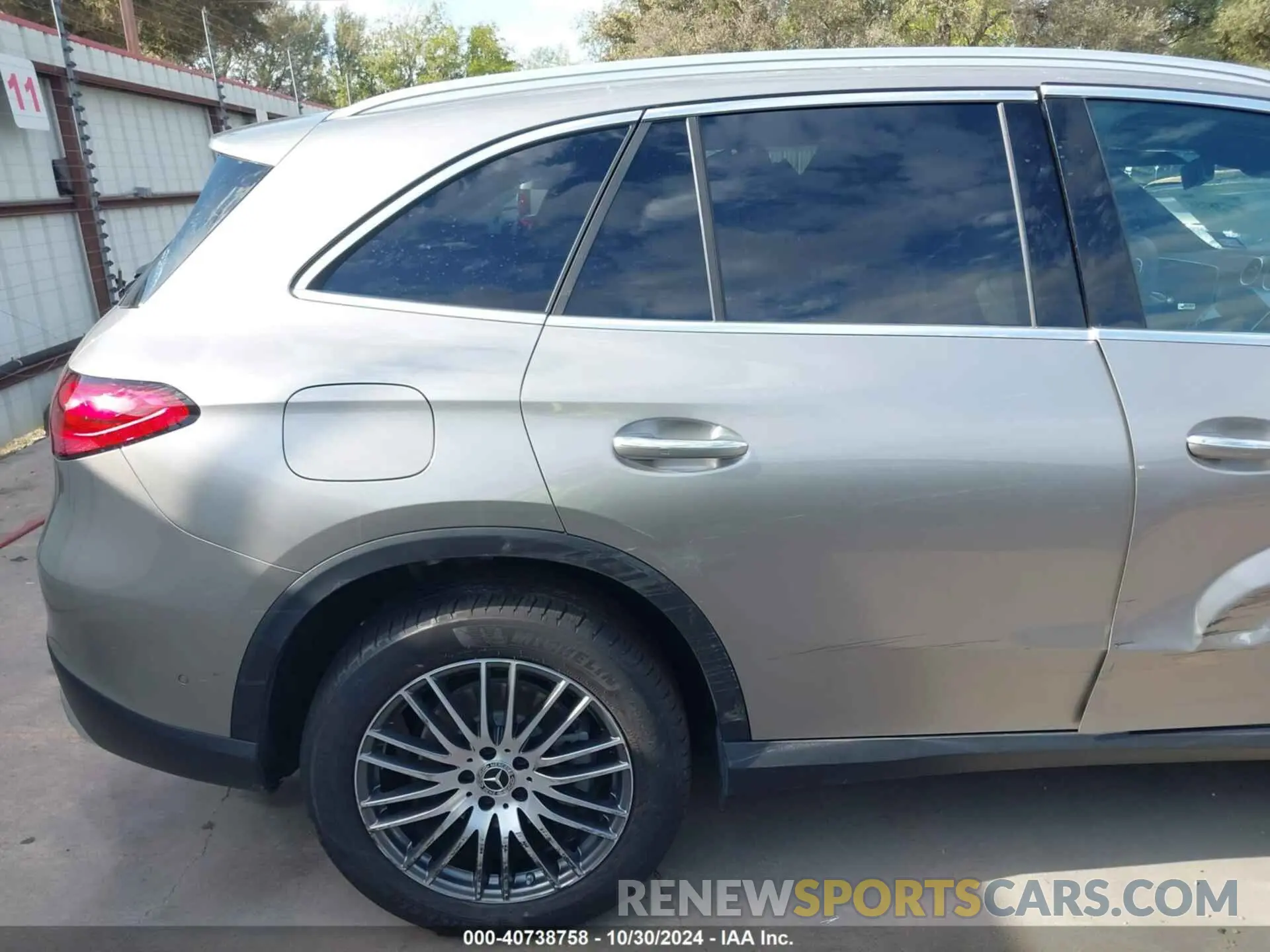 19 fotografías del automóvil dañado W1NKM4GB5RF177402 MERCEDES-BENZ GLC 300 2024