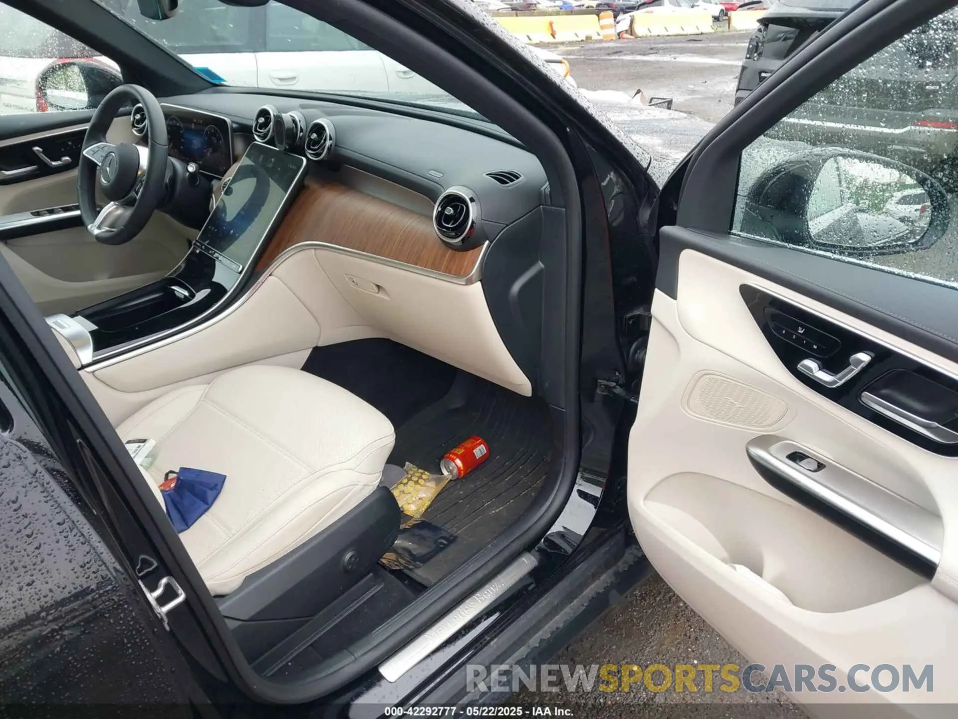 5 fotografías del automóvil dañado W1NKM4HB1RF134366 MERCEDES-BENZ GLC 300 2024