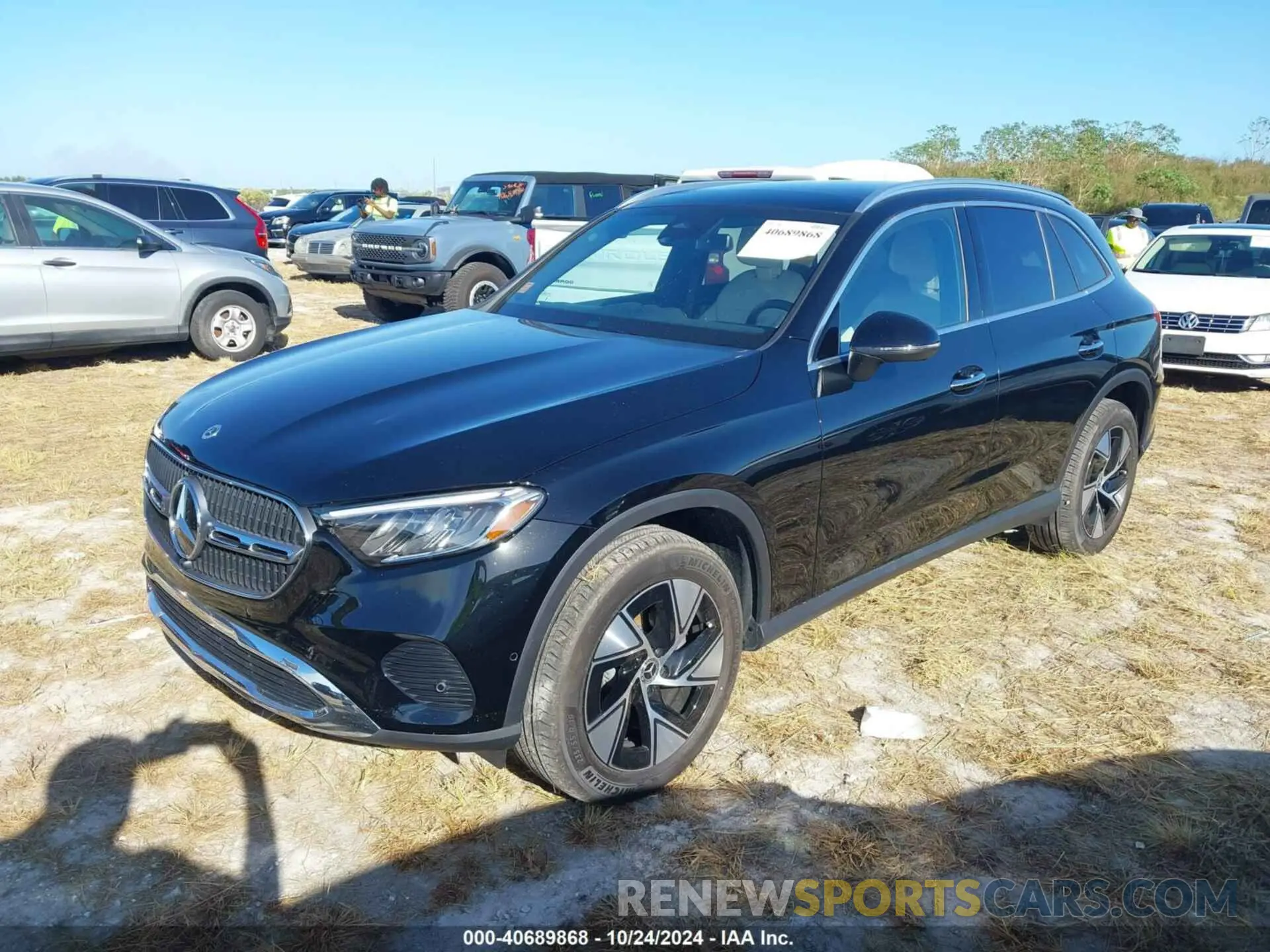 2 fotografías del automóvil dañado W1NKM4HB4RF088371 MERCEDES-BENZ GLC 300 2024