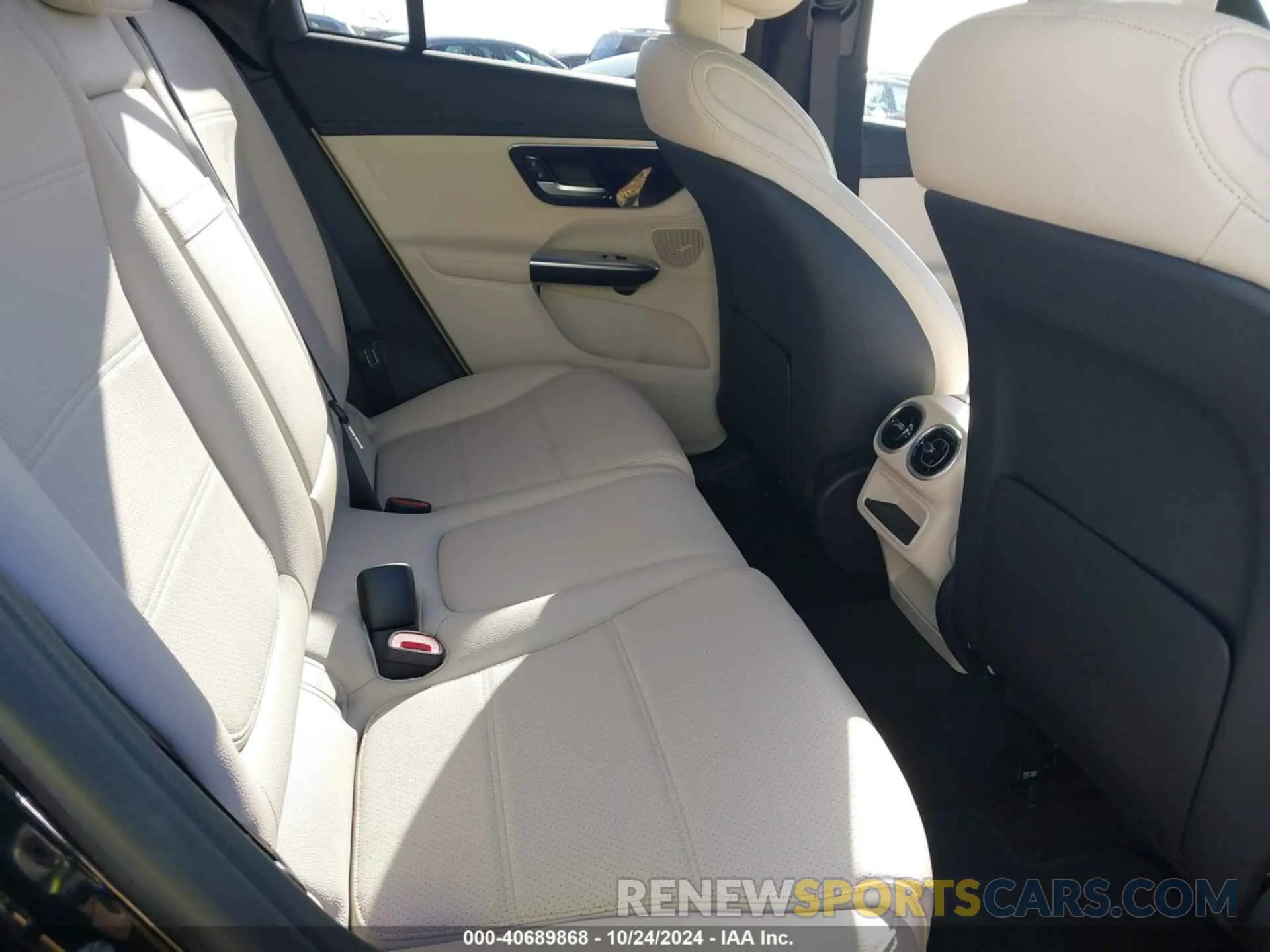 8 fotografías del automóvil dañado W1NKM4HB4RF088371 MERCEDES-BENZ GLC 300 2024