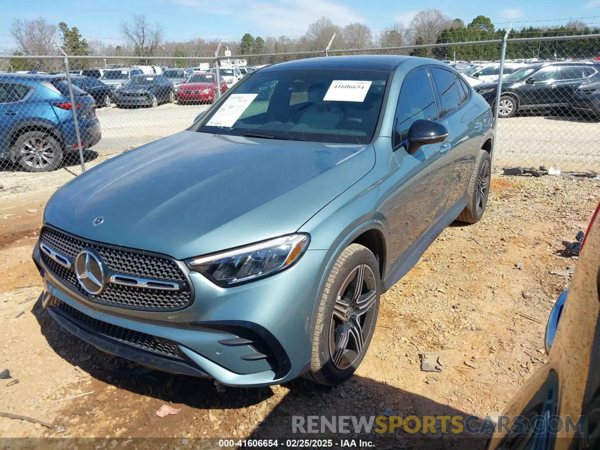 2 fotografías del automóvil dañado W1NKJ4HB1SF236734 MERCEDES-BENZ GLC 300 2025