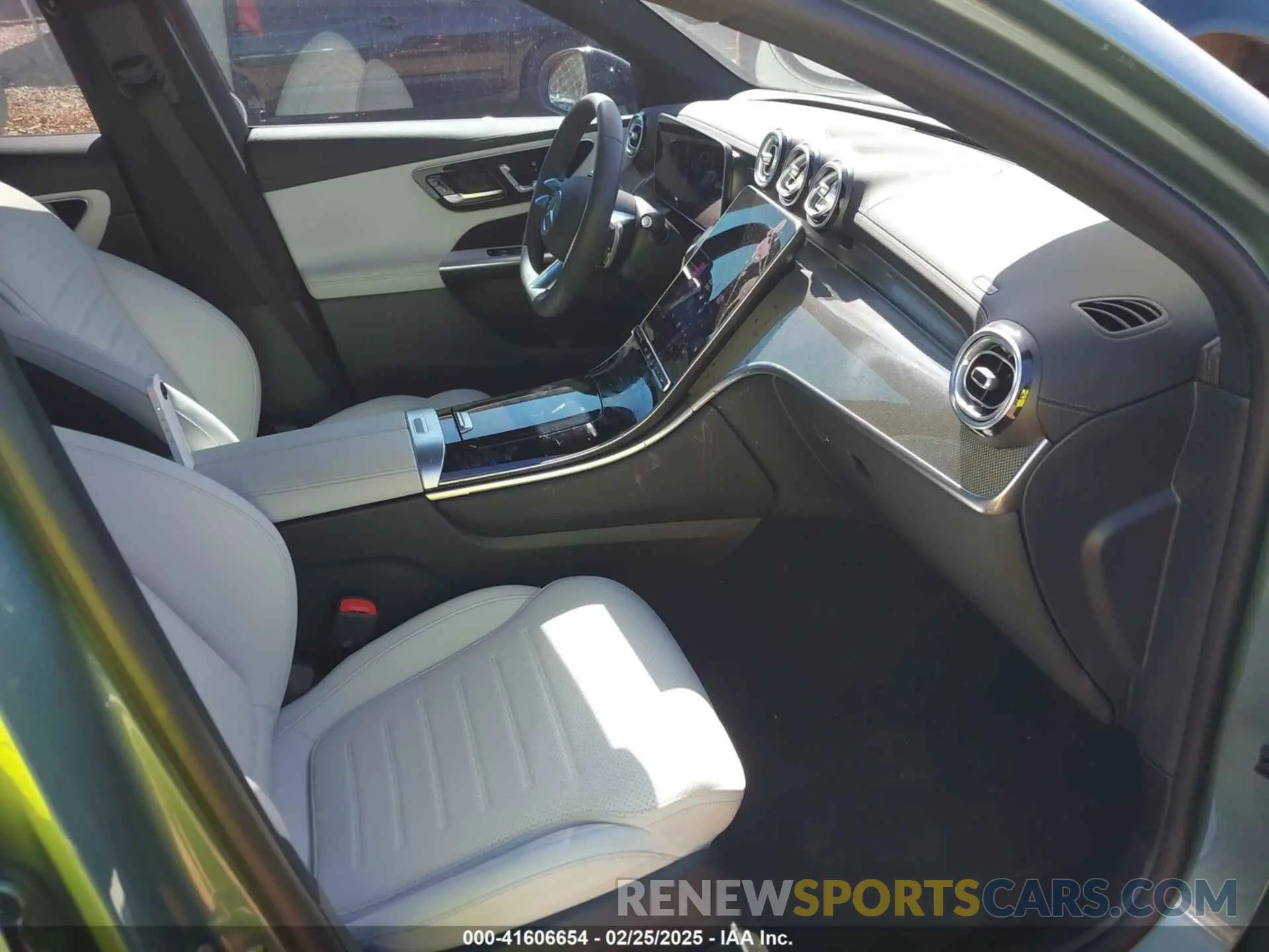 5 fotografías del automóvil dañado W1NKJ4HB1SF236734 MERCEDES-BENZ GLC 300 2025