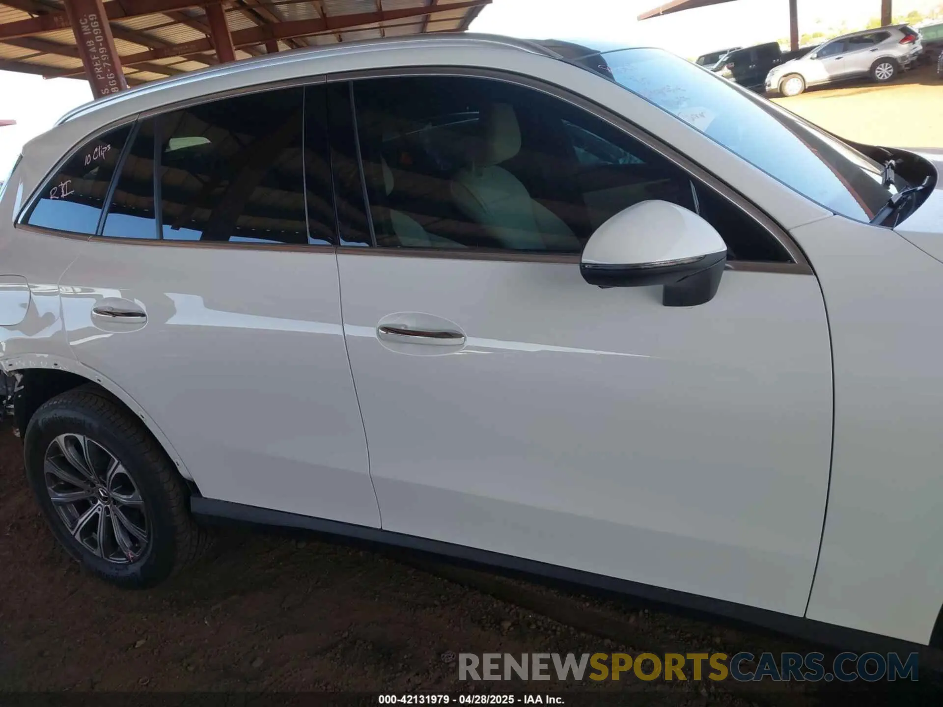 14 fotografías del automóvil dañado W1NKM4GB3SF274362 MERCEDES-BENZ GLC 300 2025