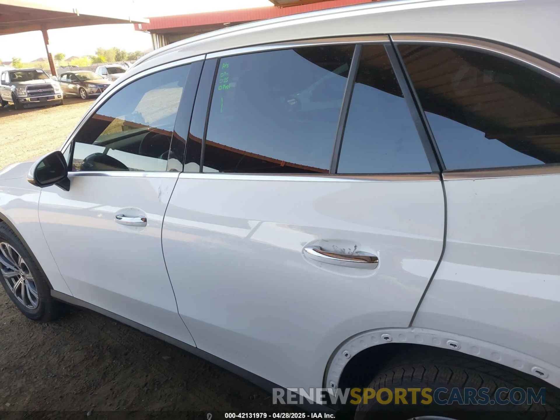 15 fotografías del automóvil dañado W1NKM4GB3SF274362 MERCEDES-BENZ GLC 300 2025