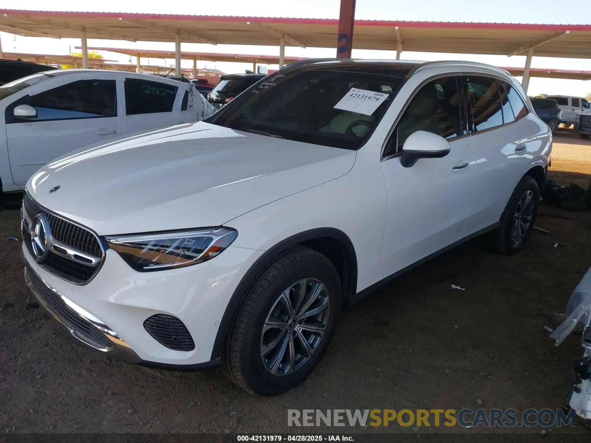 2 fotografías del automóvil dañado W1NKM4GB3SF274362 MERCEDES-BENZ GLC 300 2025
