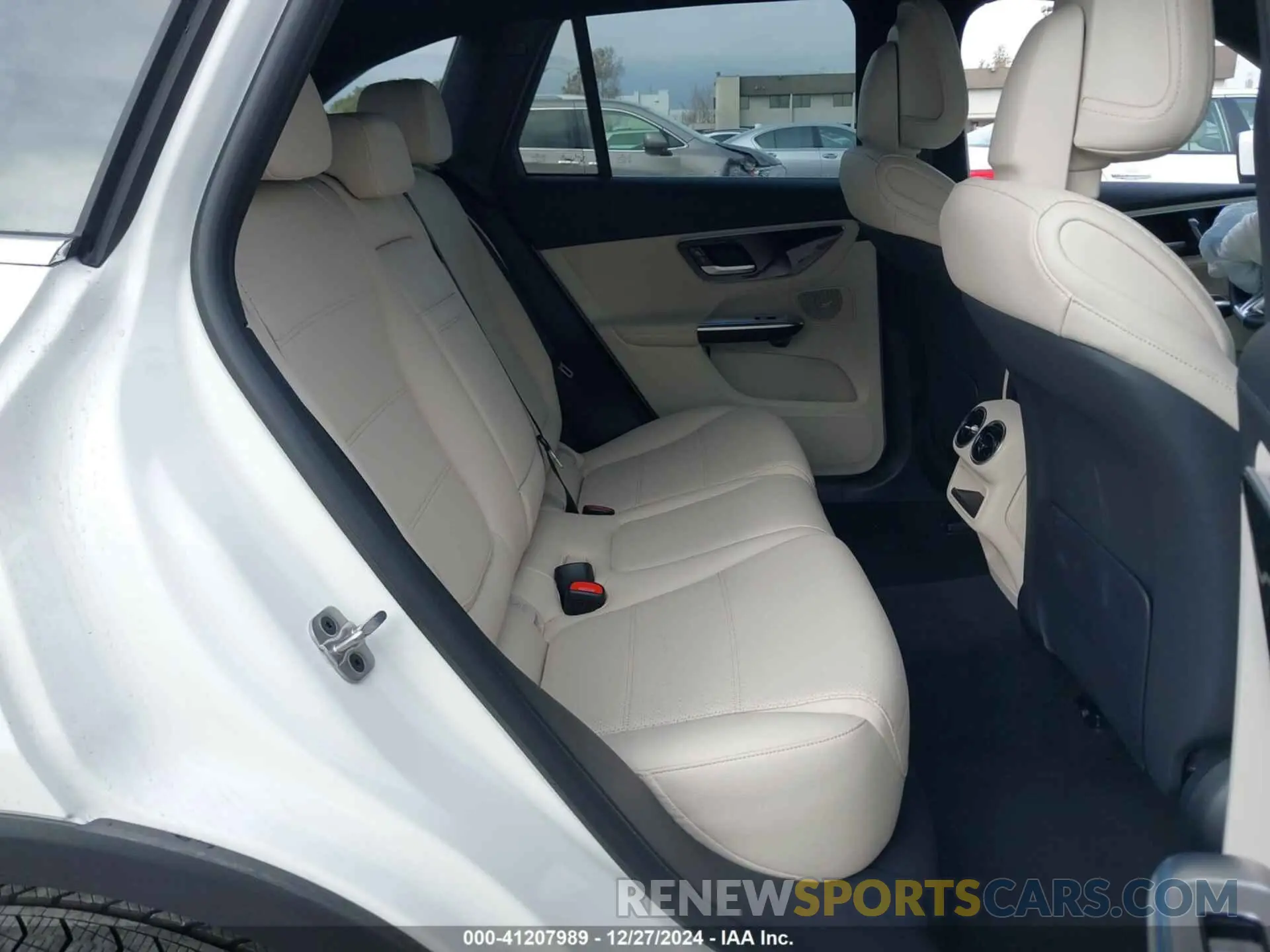 8 fotografías del automóvil dañado W1NKM4GB8SF245147 MERCEDES-BENZ GLC 300 2025