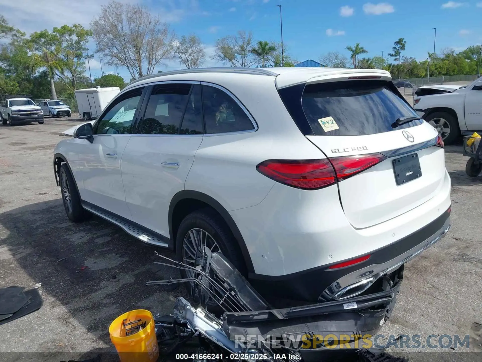 3 fotografías del automóvil dañado W1NKM4HB3SF237083 MERCEDES-BENZ GLC 300 2025