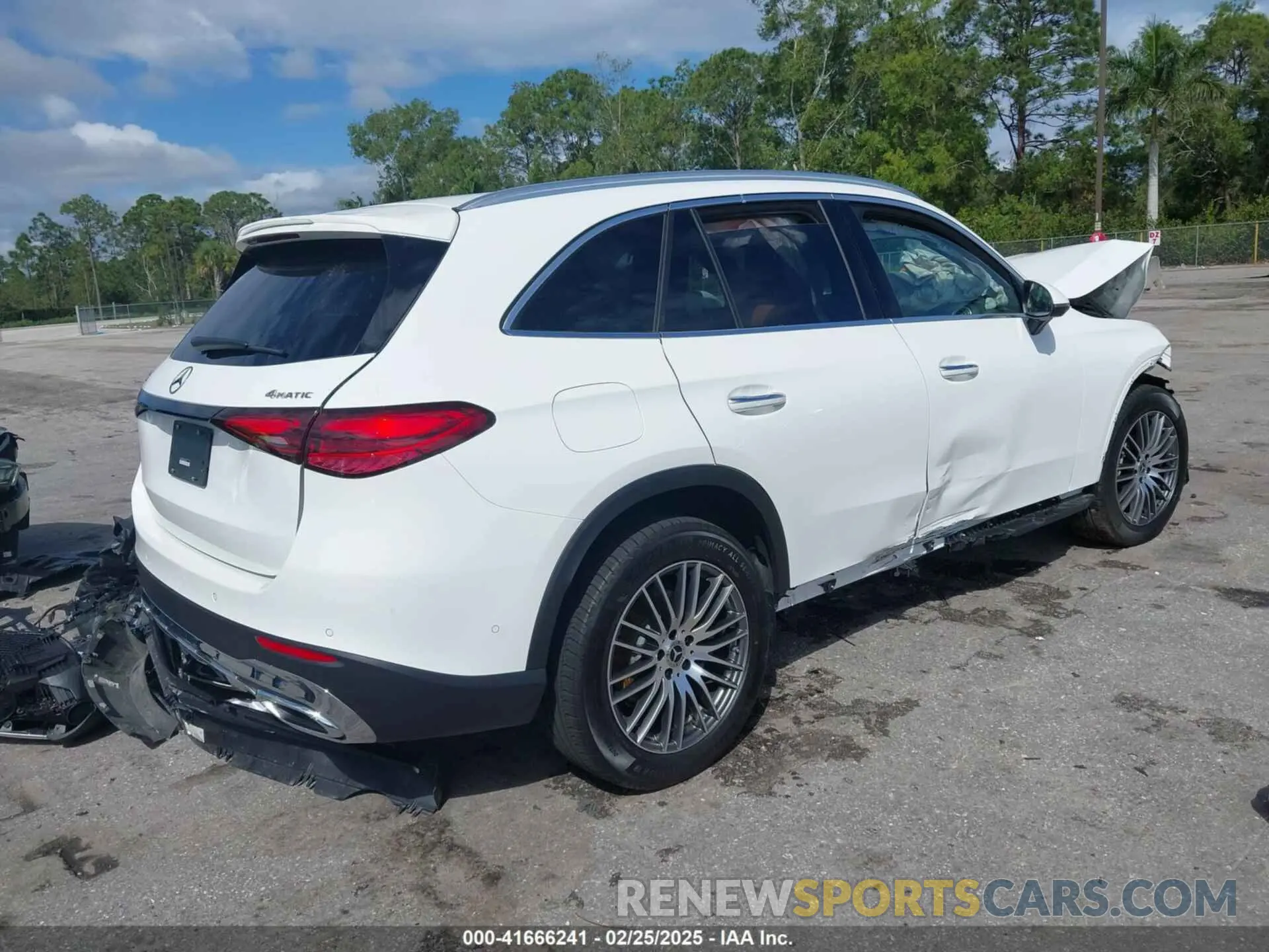 4 fotografías del automóvil dañado W1NKM4HB3SF237083 MERCEDES-BENZ GLC 300 2025