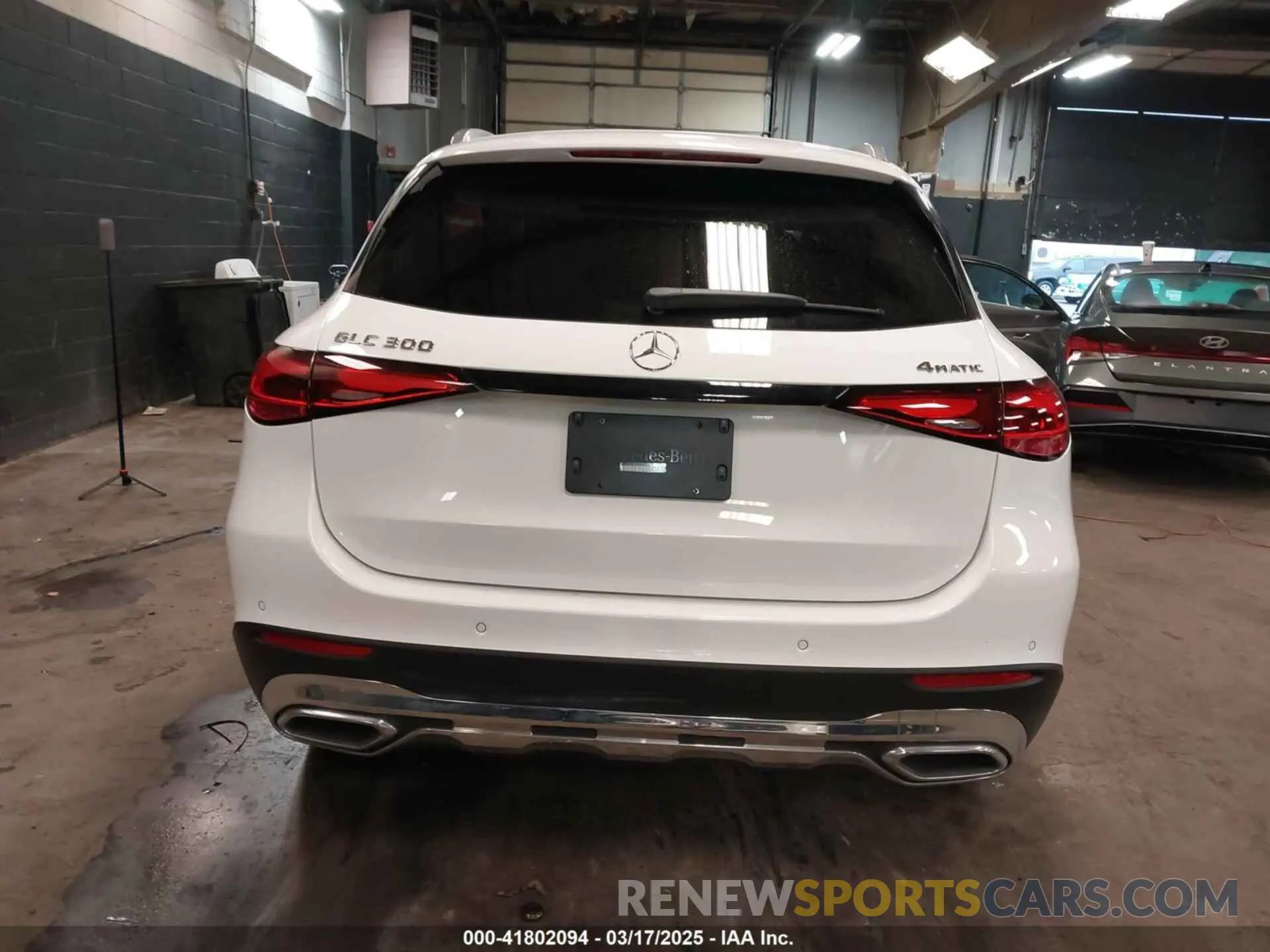 17 fotografías del automóvil dañado W1NKM4HB3SF272075 MERCEDES-BENZ GLC 300 2025