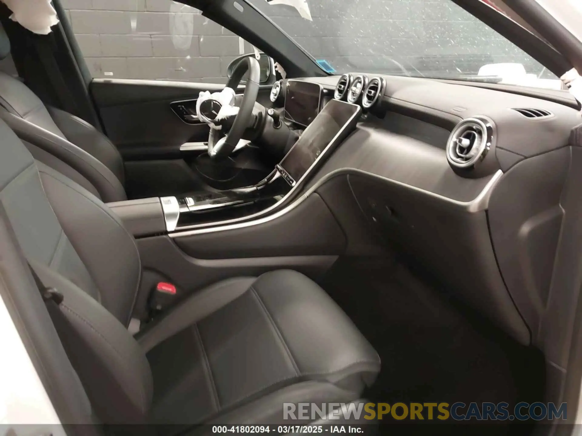 5 fotografías del automóvil dañado W1NKM4HB3SF272075 MERCEDES-BENZ GLC 300 2025