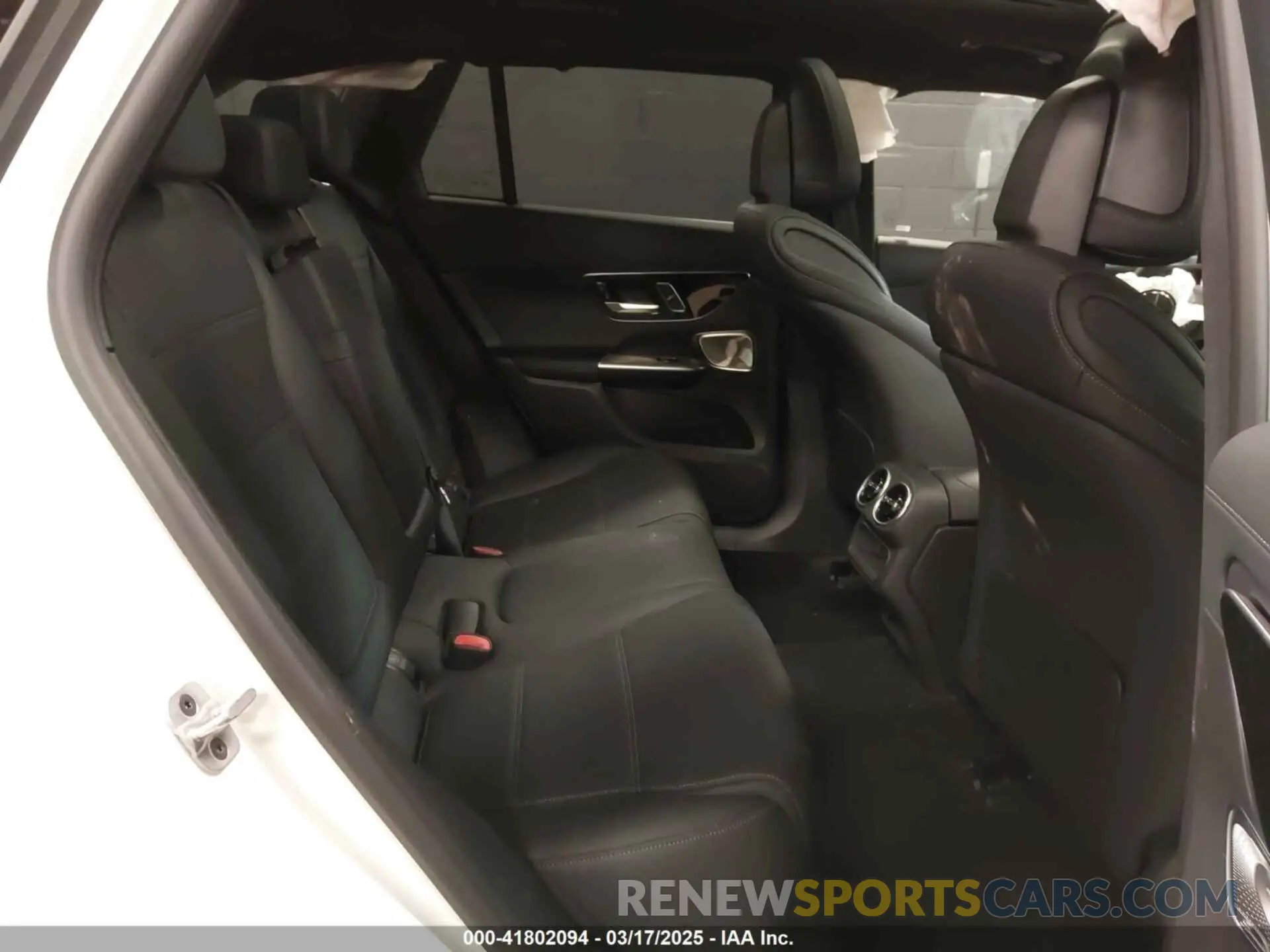 8 fotografías del automóvil dañado W1NKM4HB3SF272075 MERCEDES-BENZ GLC 300 2025
