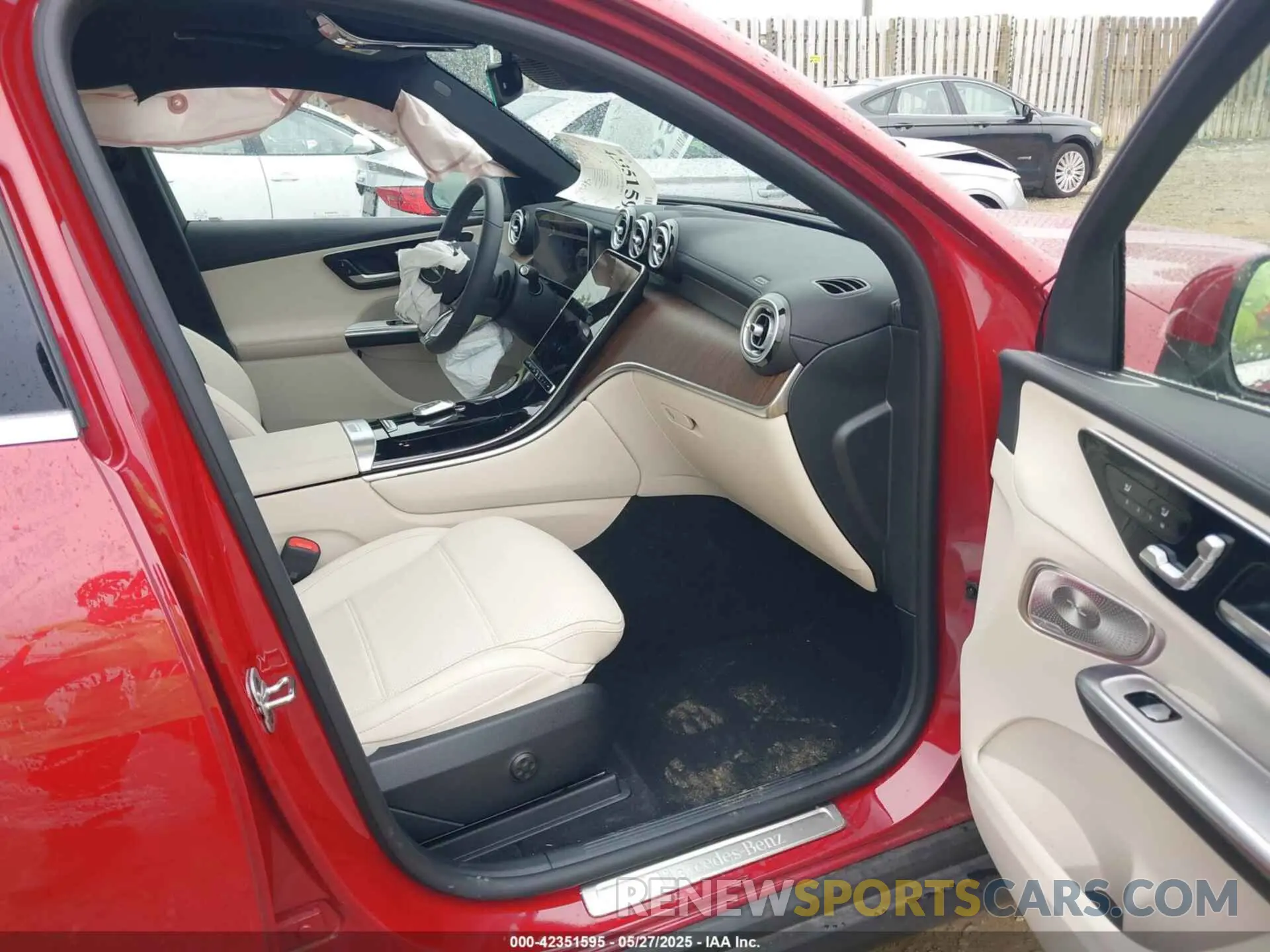 5 fotografías del automóvil dañado W1NKM4HB9SF239050 MERCEDES-BENZ GLC 300 2025
