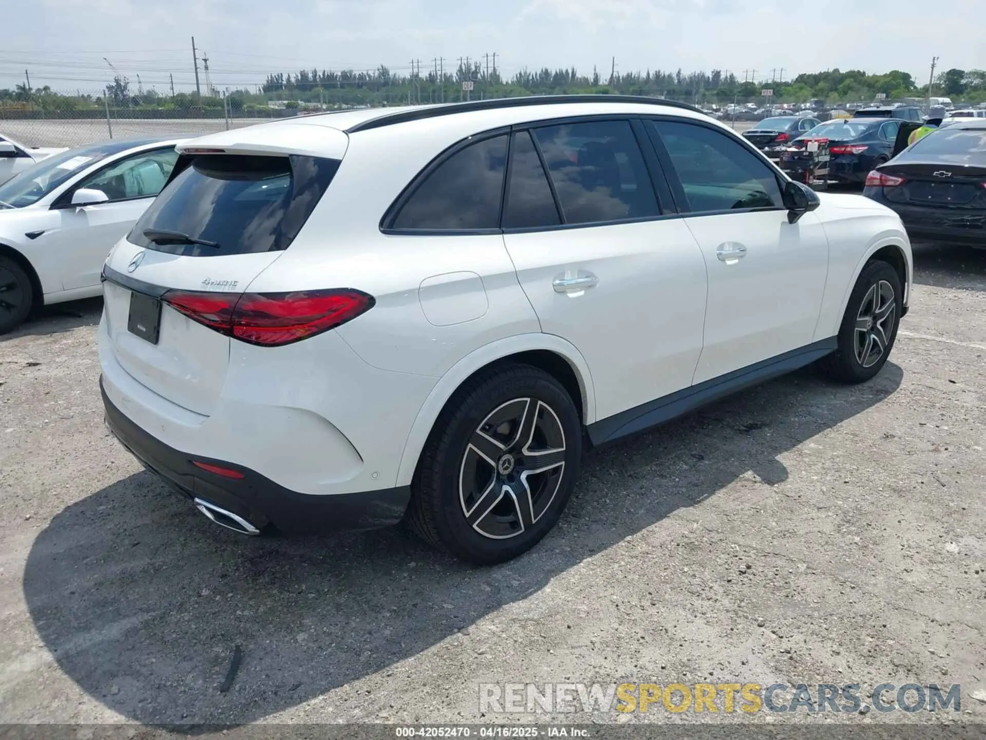 4 fotografías del automóvil dañado W1NKM4HBXSF257900 MERCEDES-BENZ GLC 300 2025