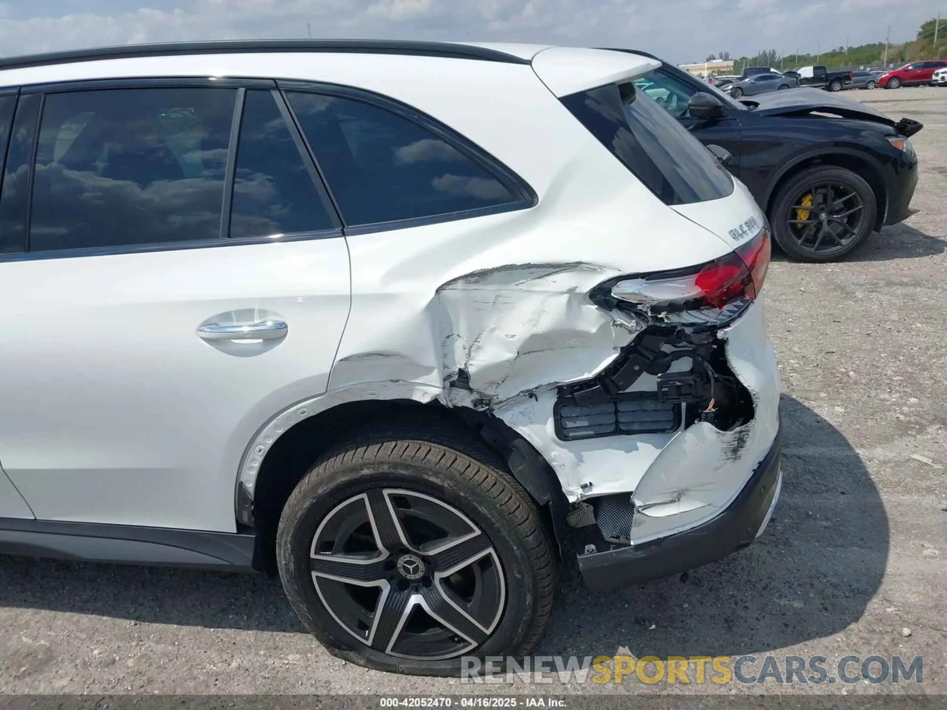 6 fotografías del automóvil dañado W1NKM4HBXSF257900 MERCEDES-BENZ GLC 300 2025
