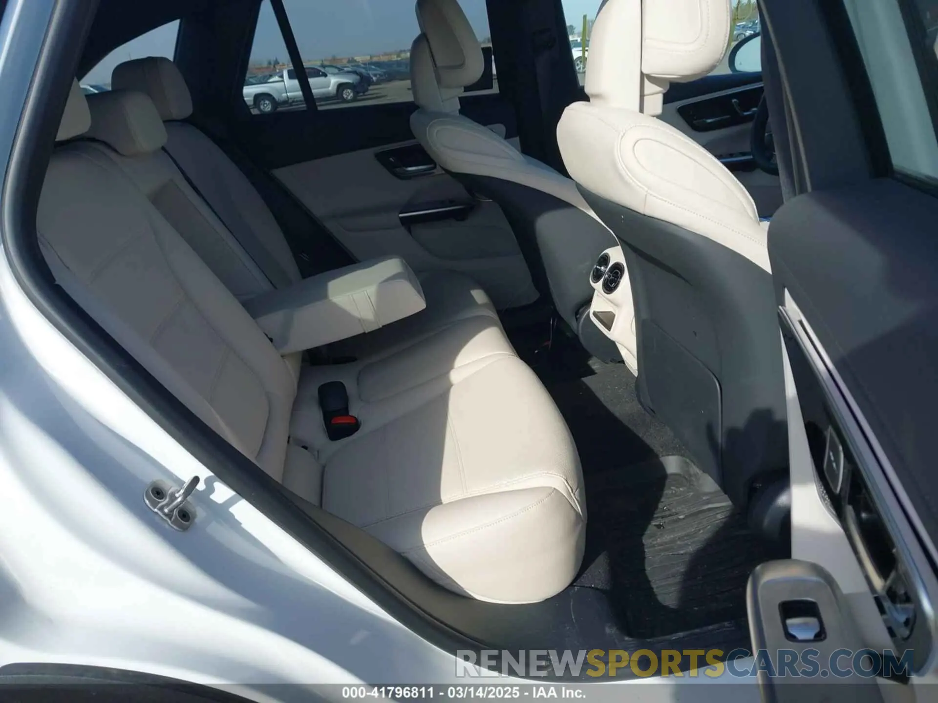 8 fotografías del automóvil dañado W1NKM4HBXSF282344 MERCEDES-BENZ GLC 300 2025