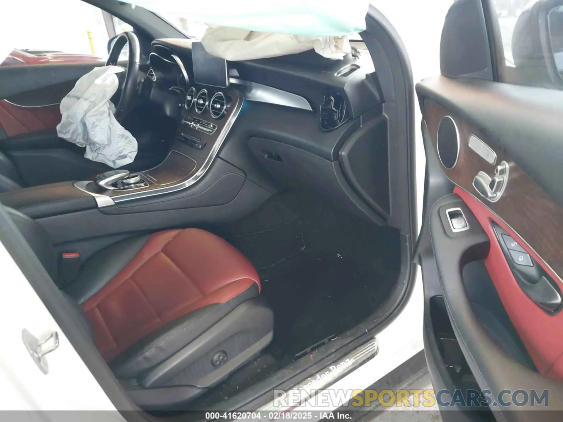 5 fotografías del automóvil dañado WDC0J4KB2KF660103 MERCEDES-BENZ GLC 300 COUPE 2019