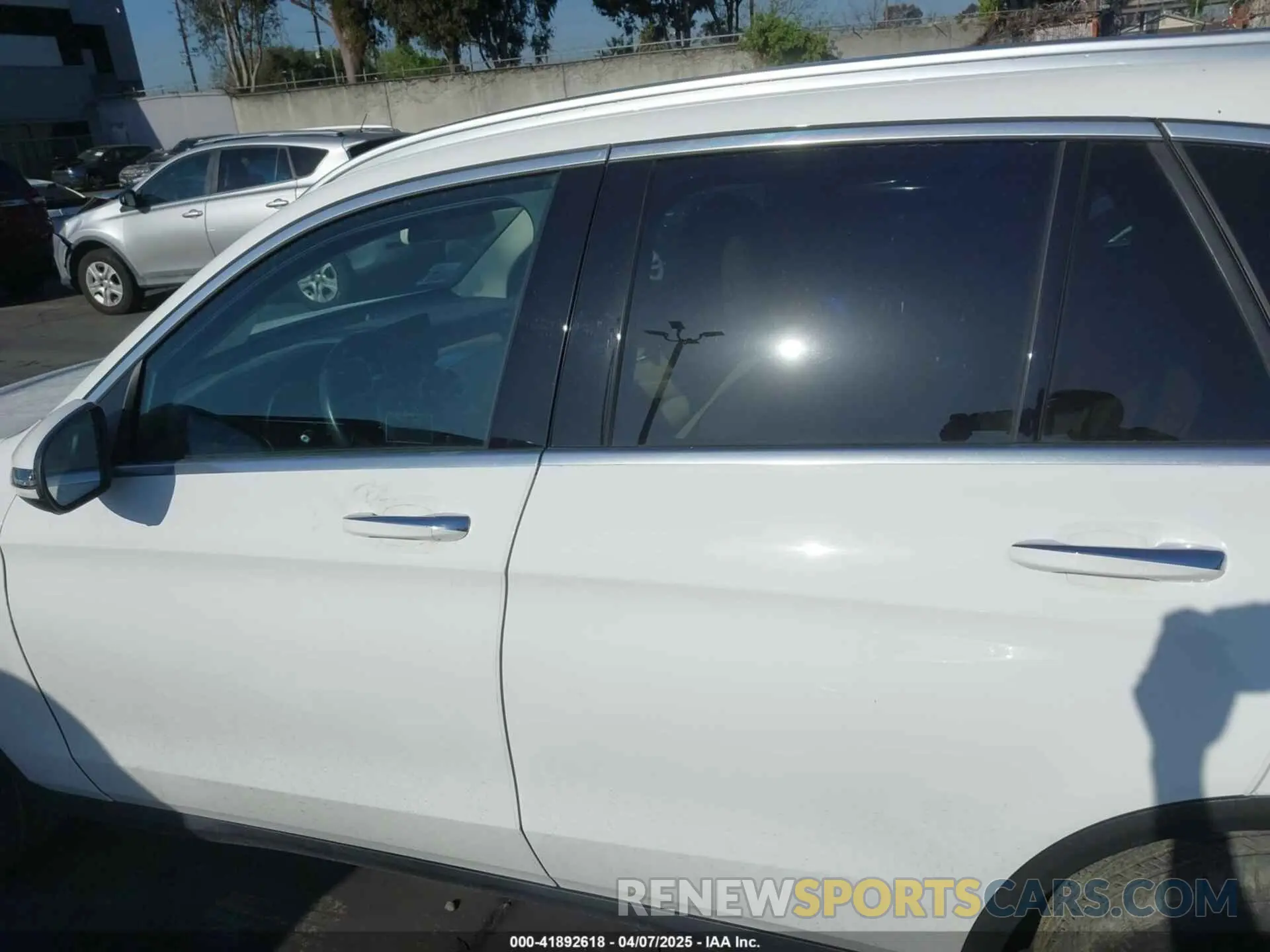 15 fotografías del automóvil dañado WDC0G5EB0KF585613 MERCEDES-BENZ GLC 350E 2019