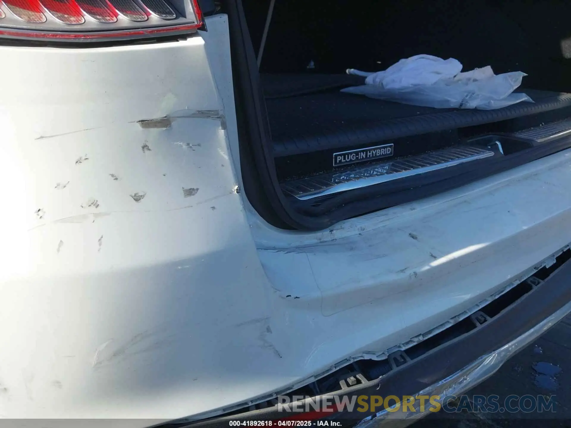 18 fotografías del automóvil dañado WDC0G5EB0KF585613 MERCEDES-BENZ GLC 350E 2019