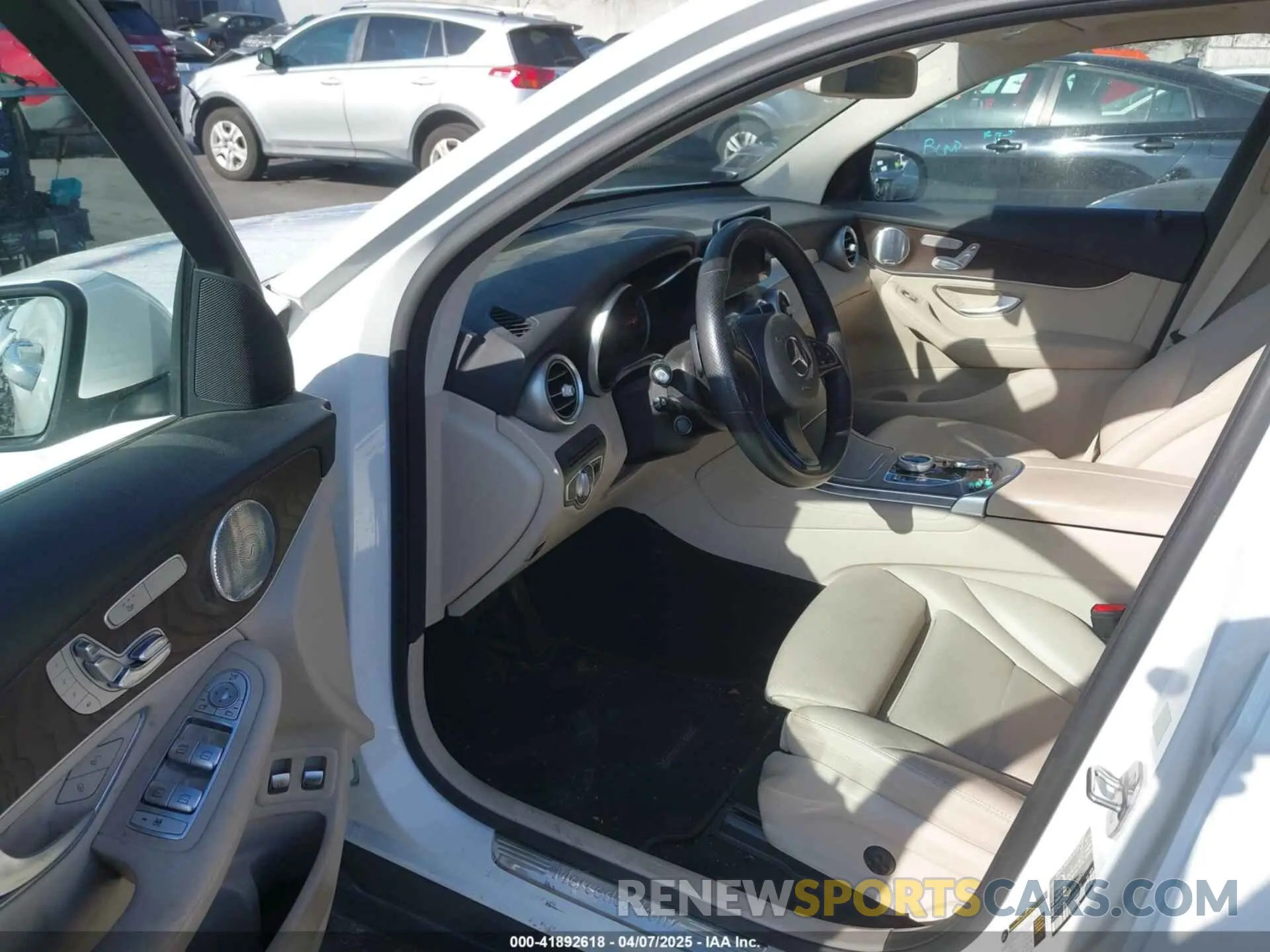 20 fotografías del automóvil dañado WDC0G5EB0KF585613 MERCEDES-BENZ GLC 350E 2019