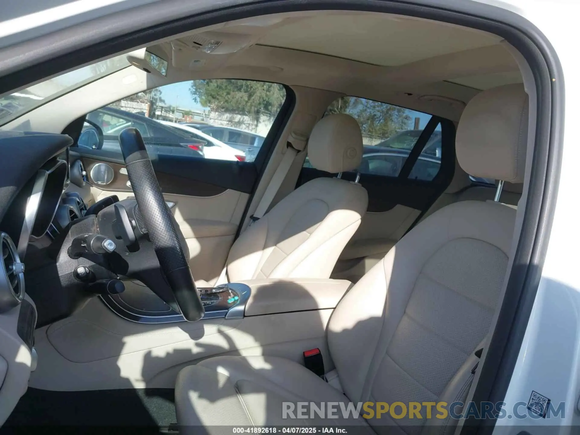 21 fotografías del automóvil dañado WDC0G5EB0KF585613 MERCEDES-BENZ GLC 350E 2019