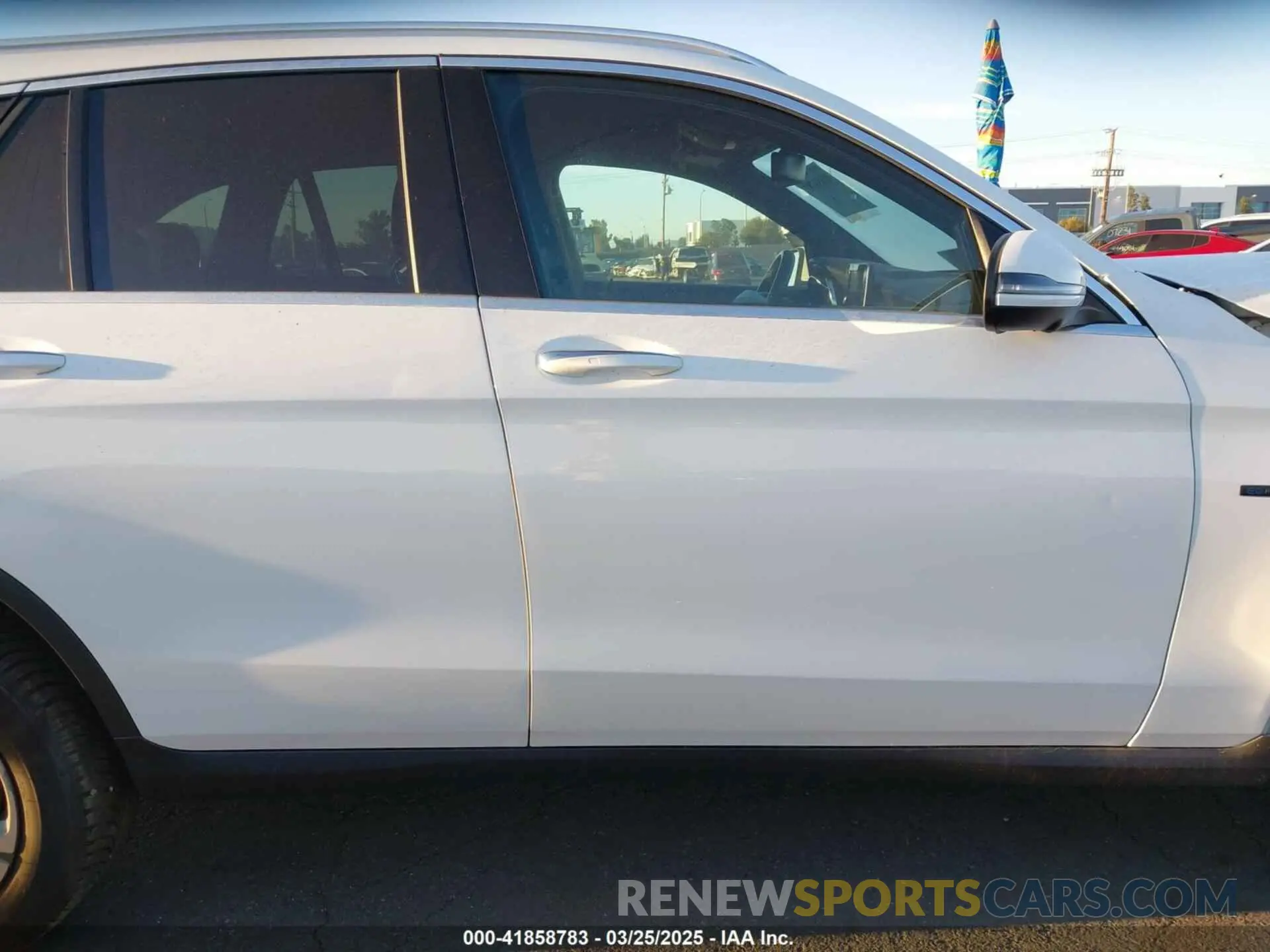 13 fotografías del automóvil dañado WDC0G5EB1KF519491 MERCEDES-BENZ GLC 350E 2019