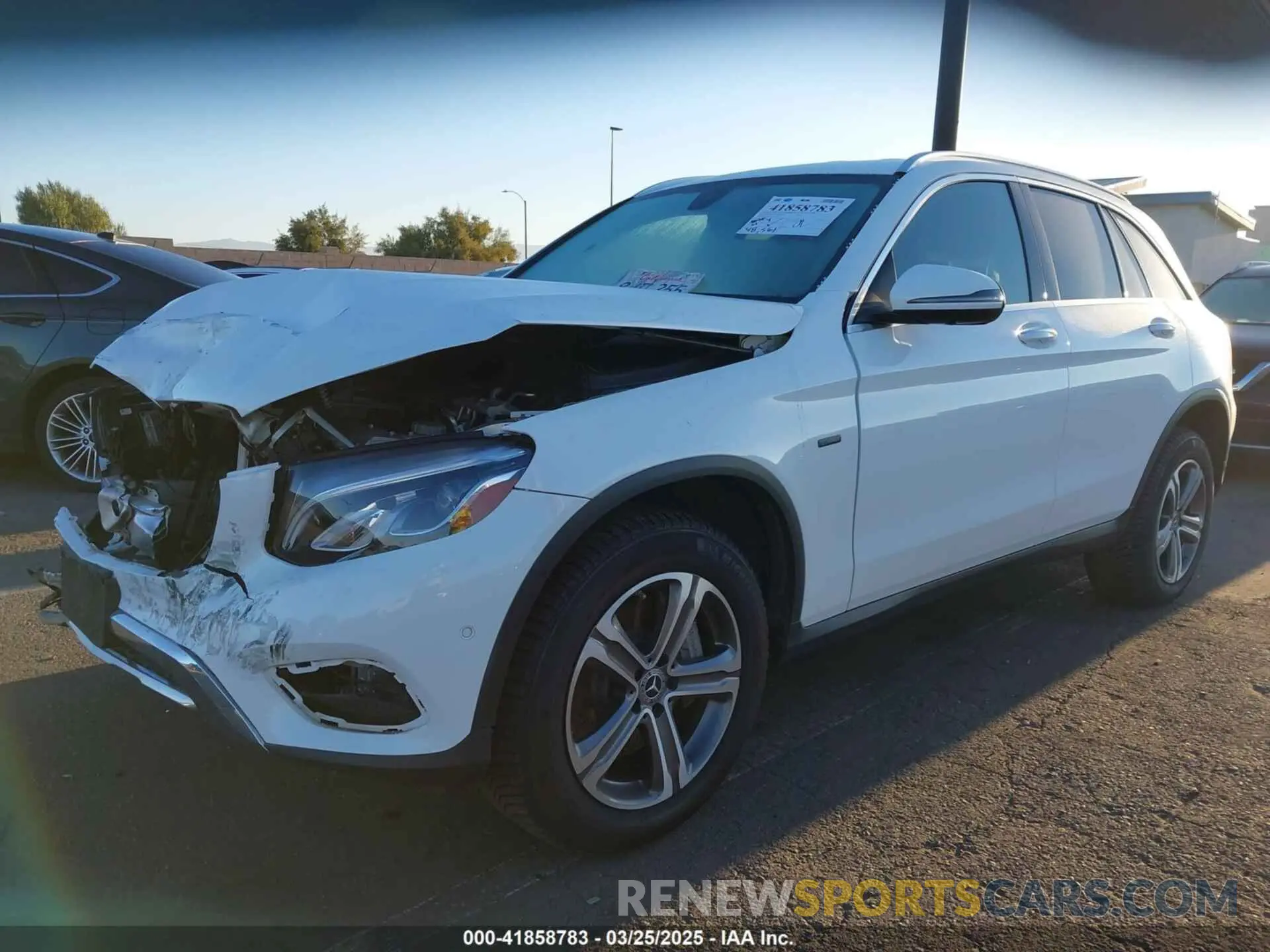 2 fotografías del automóvil dañado WDC0G5EB1KF519491 MERCEDES-BENZ GLC 350E 2019