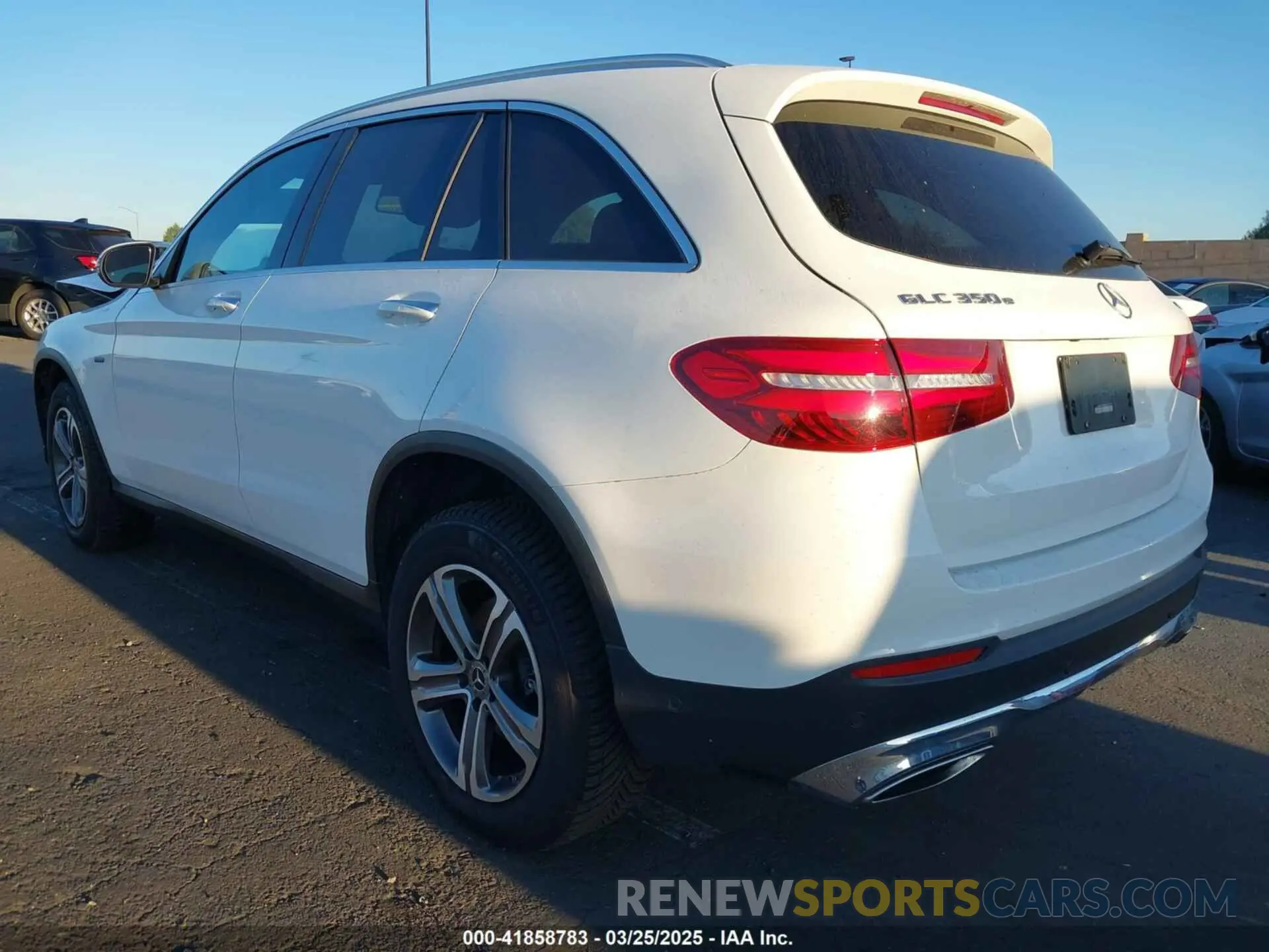 3 fotografías del automóvil dañado WDC0G5EB1KF519491 MERCEDES-BENZ GLC 350E 2019