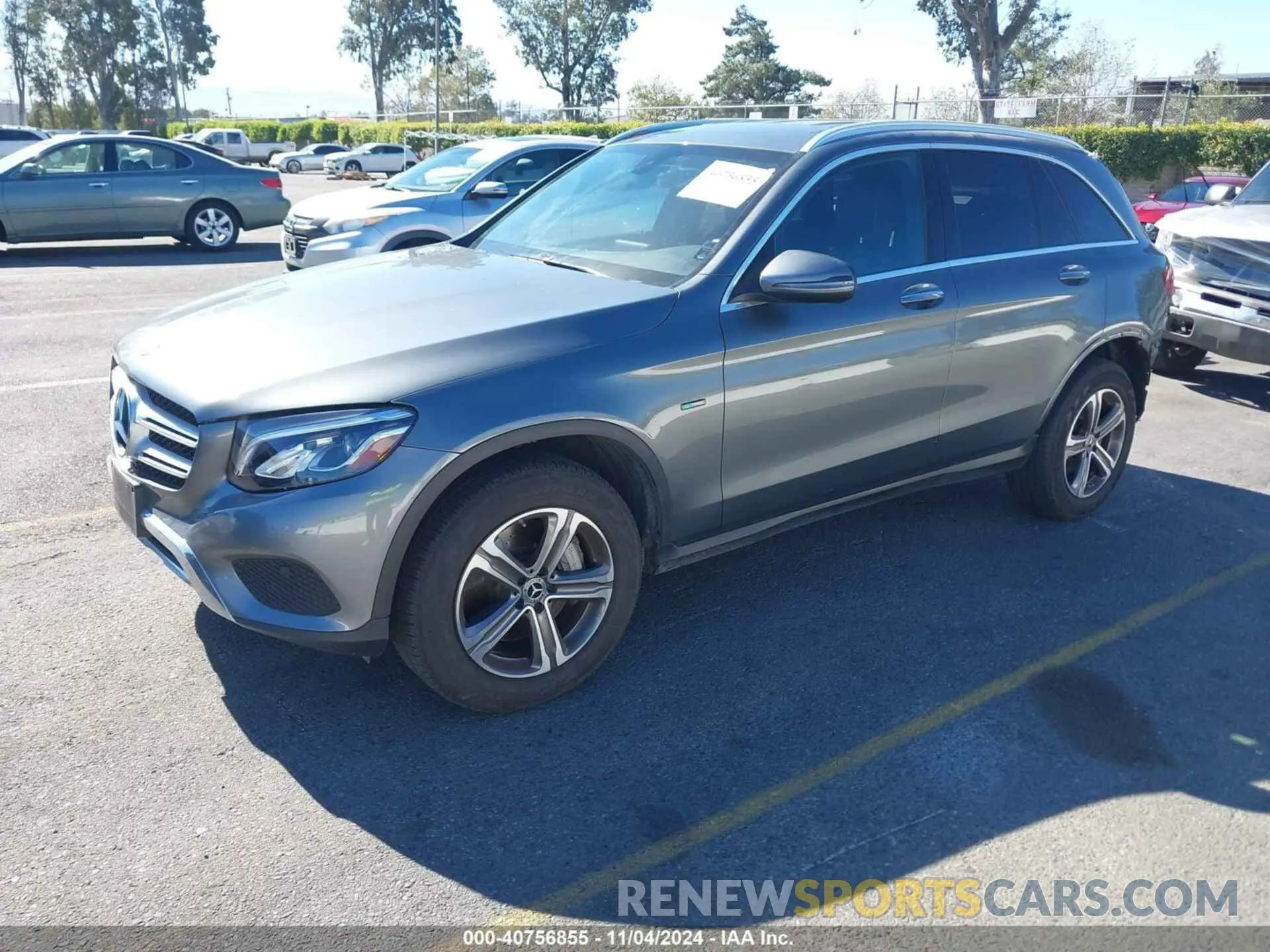 2 fotografías del automóvil dañado WDC0G5EB1KF625858 MERCEDES-BENZ GLC 350E 2019