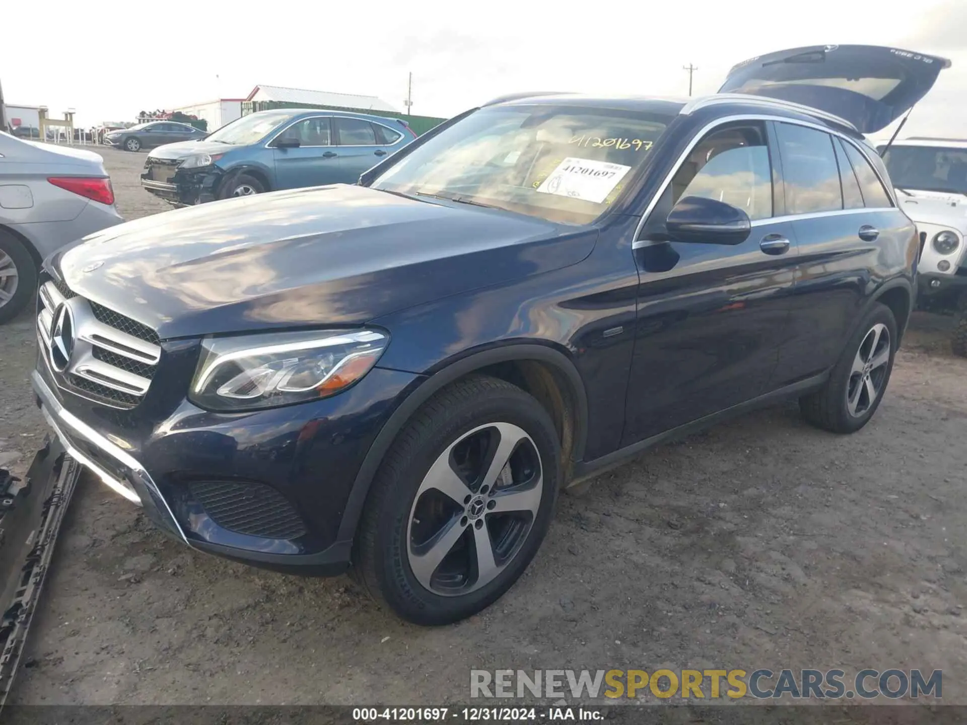 2 fotografías del automóvil dañado WDC0G5EB4KF517685 MERCEDES-BENZ GLC 350E 2019