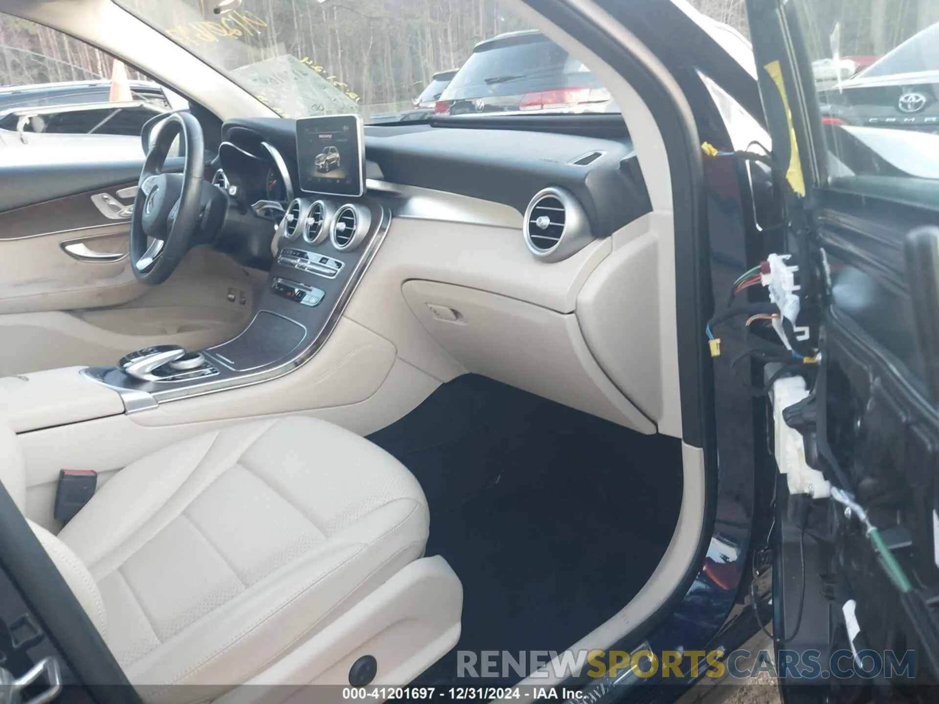 5 fotografías del automóvil dañado WDC0G5EB4KF517685 MERCEDES-BENZ GLC 350E 2019