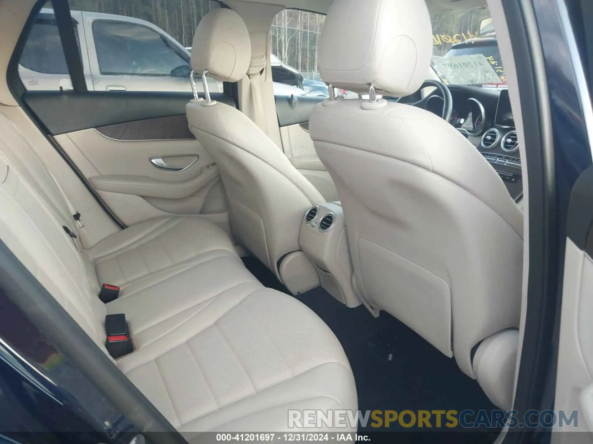 8 fotografías del automóvil dañado WDC0G5EB4KF517685 MERCEDES-BENZ GLC 350E 2019