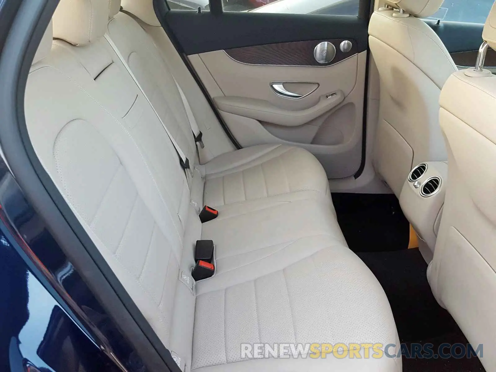 6 fotografías del automóvil dañado WDC0G5EB4KF601649 MERCEDES-BENZ GLC 350E 2019