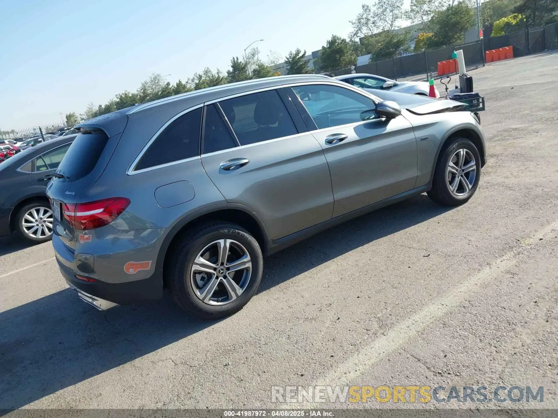 4 fotografías del automóvil dañado WDC0G5EB5KF606374 MERCEDES-BENZ GLC 350E 2019
