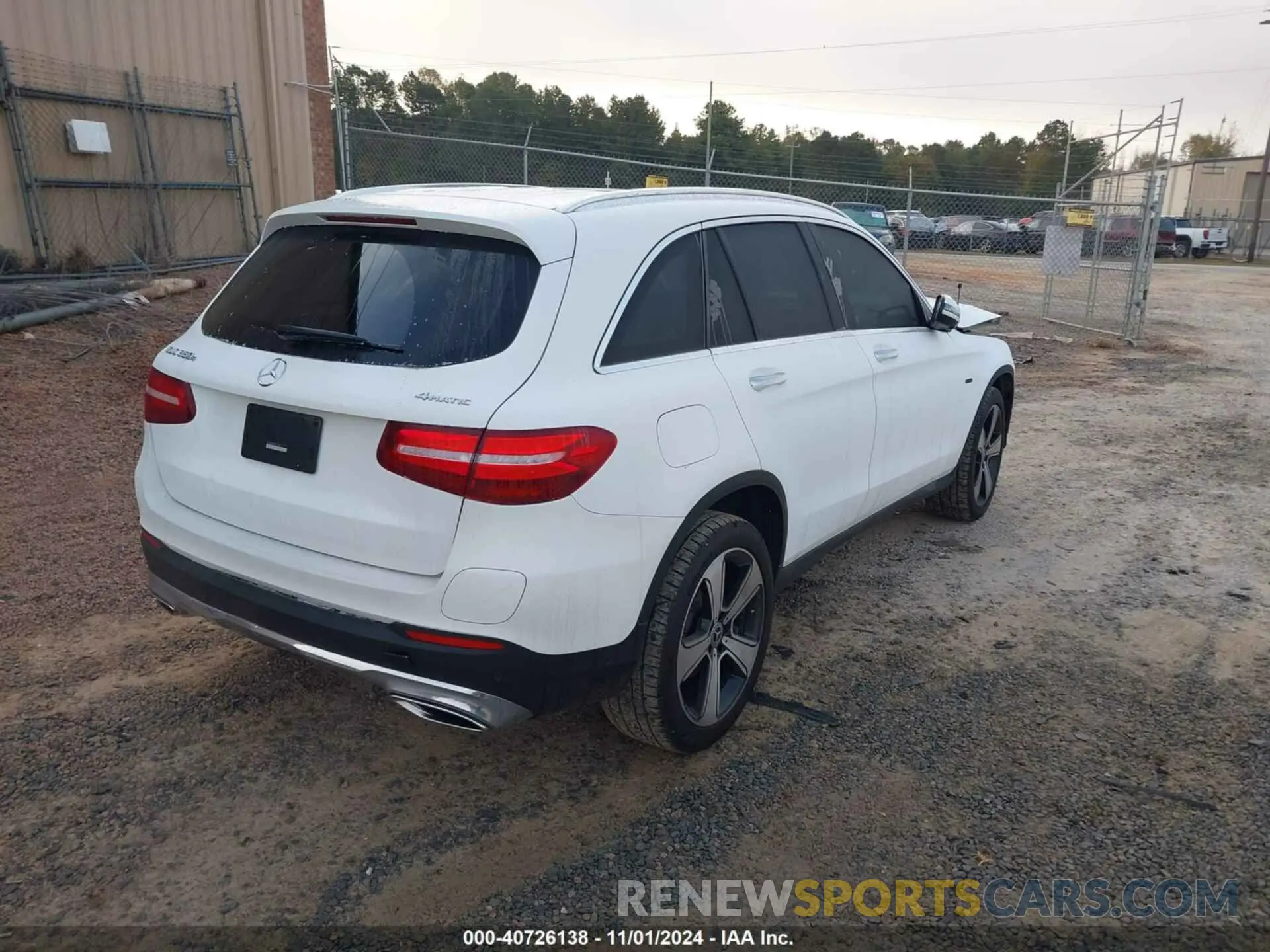 4 fotografías del automóvil dañado WDC0G5EB8KF627199 MERCEDES-BENZ GLC 350E 2019