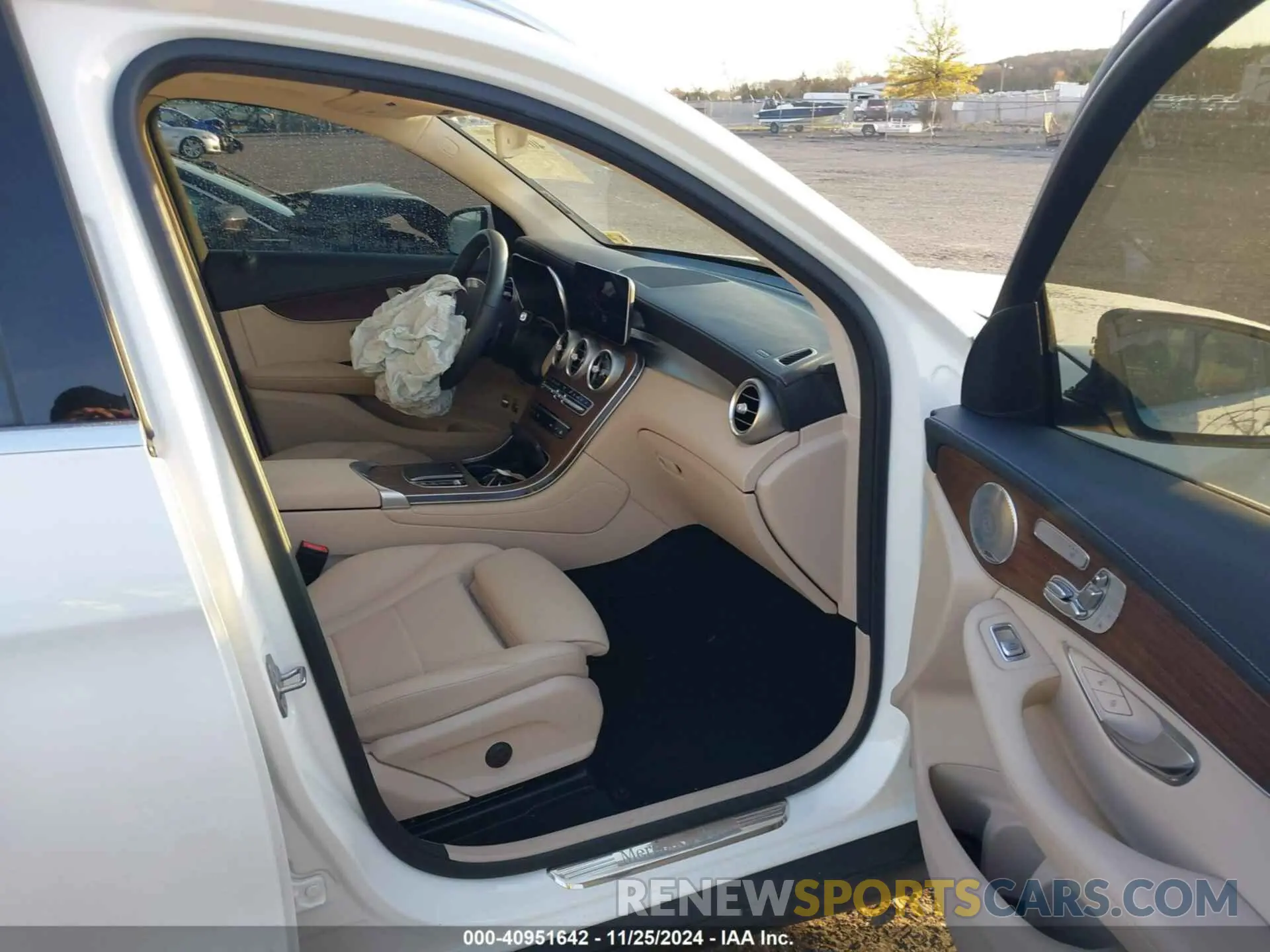 5 fotografías del automóvil dañado W1N0G5DB9LF777307 MERCEDES-BENZ GLC 350E 2020