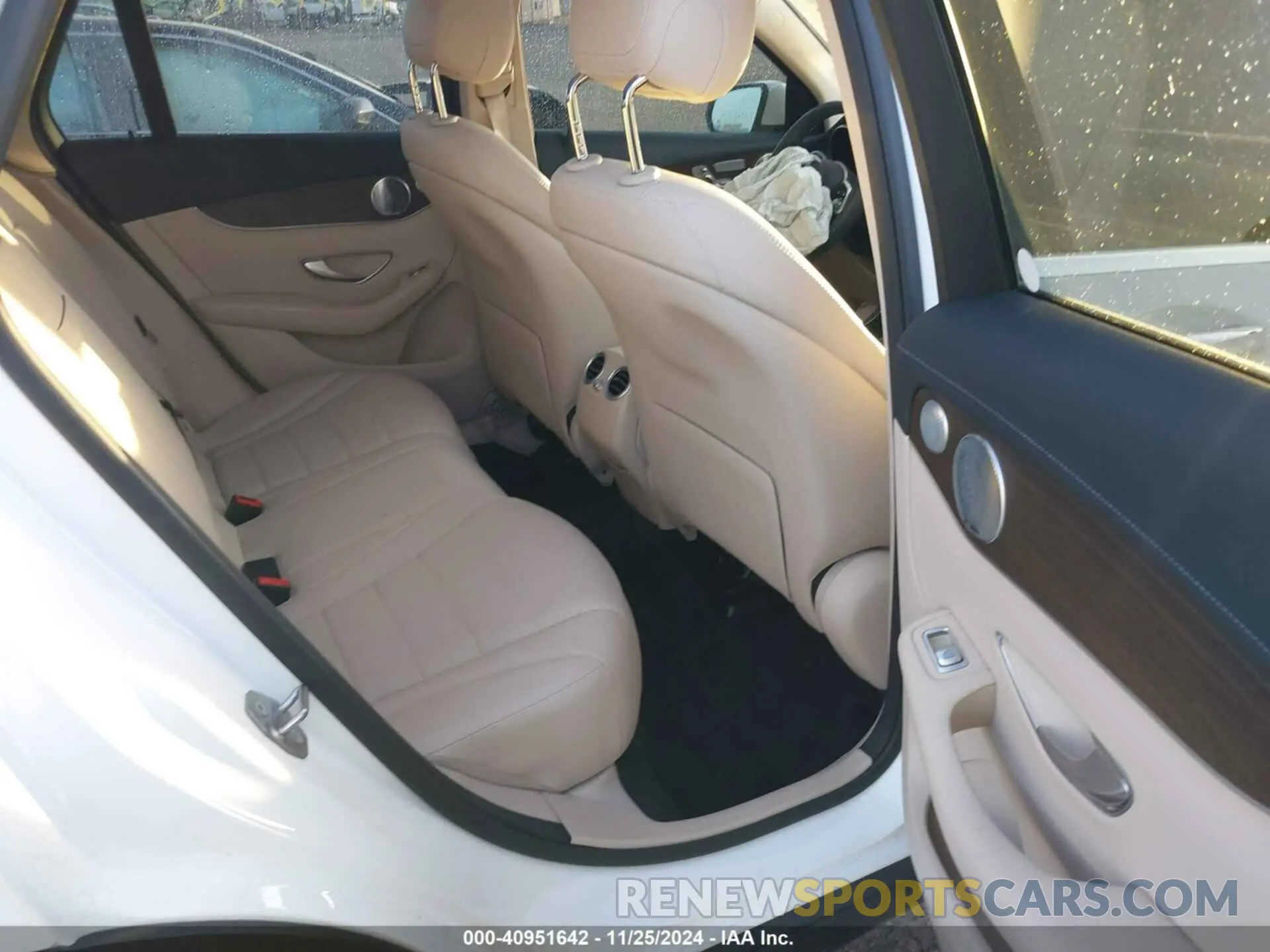 8 fotografías del automóvil dañado W1N0G5DB9LF777307 MERCEDES-BENZ GLC 350E 2020