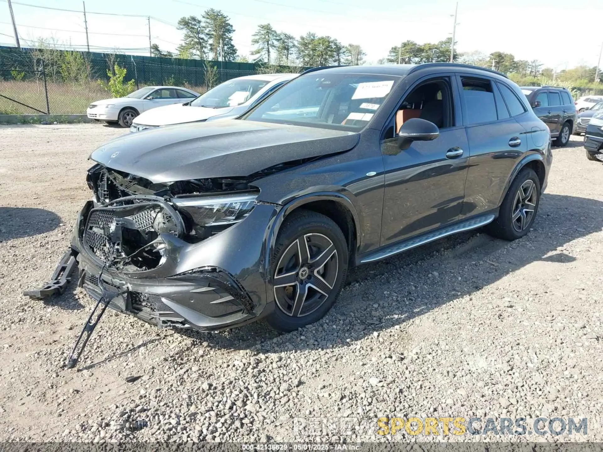 2 fotografías del automóvil dañado W1NKM5GB7SF344340 MERCEDES-BENZ GLC 350E 2025